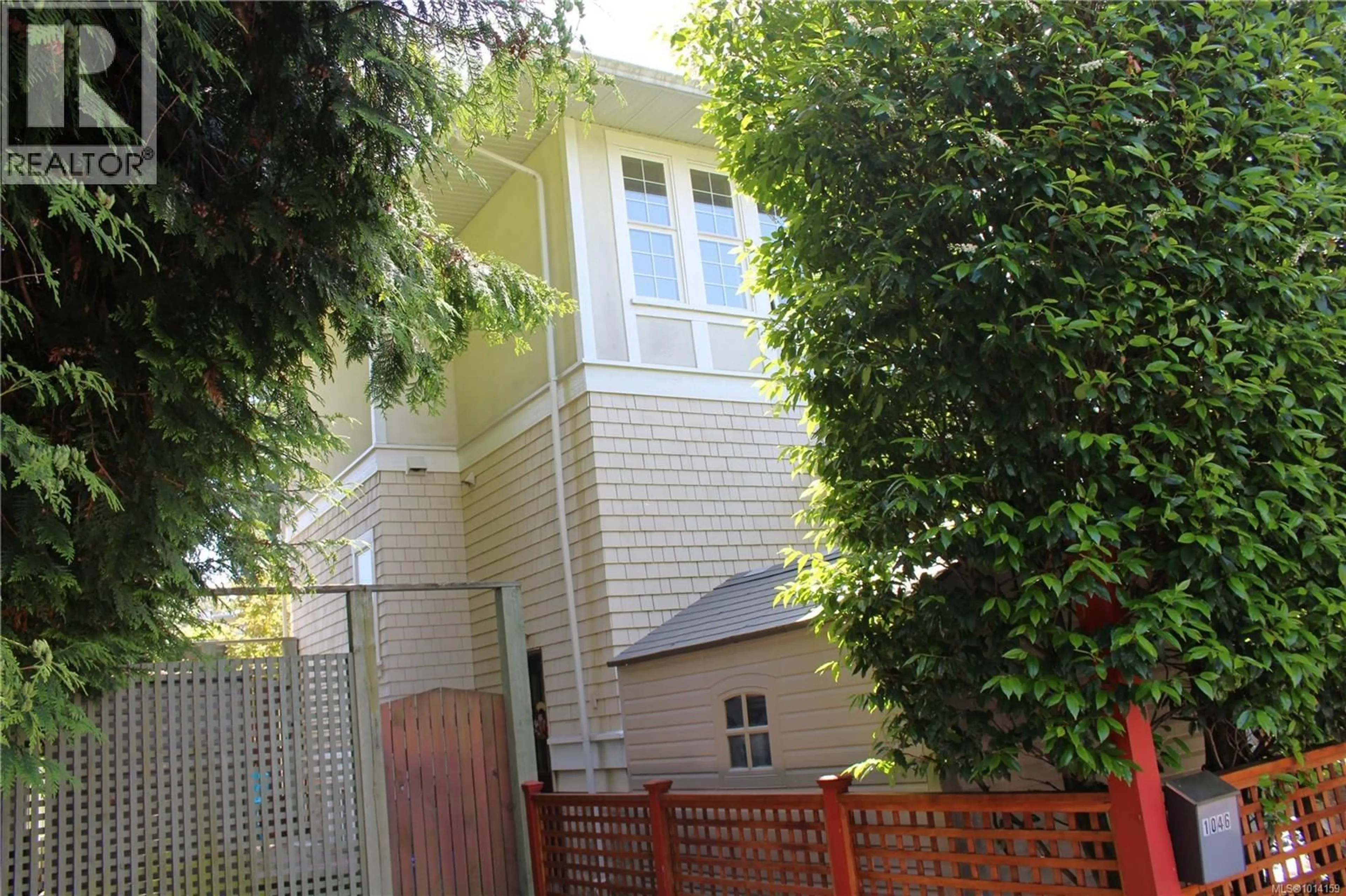 Unknown for 1046 ST. CHARLES STREET, Victoria British Columbia V8S3P6