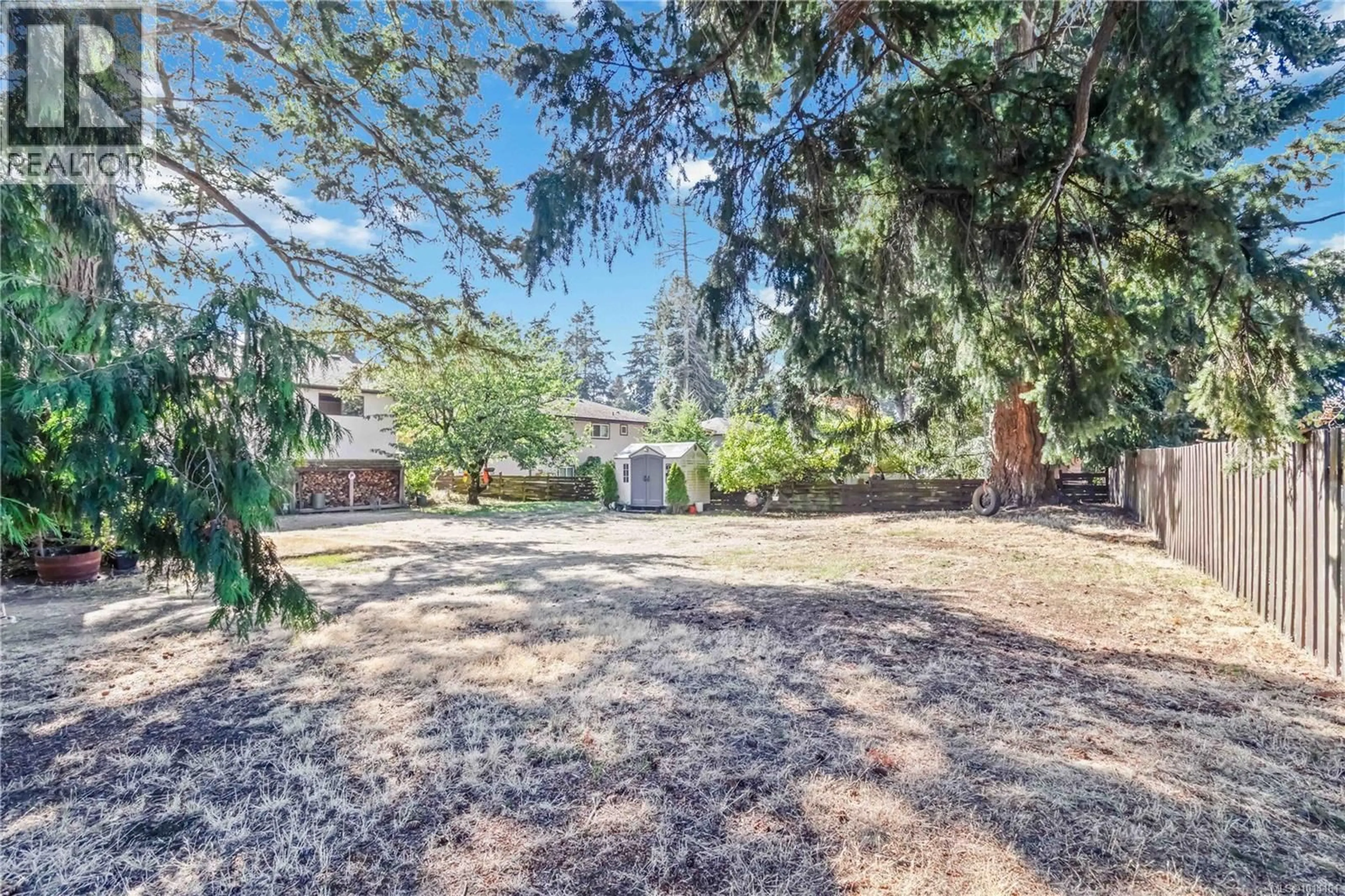A pic from outside/outdoor area/front of a property/back of a property/a pic from drone, street for 966 JENKINS AVENUE, Langford British Columbia V9B2N7
