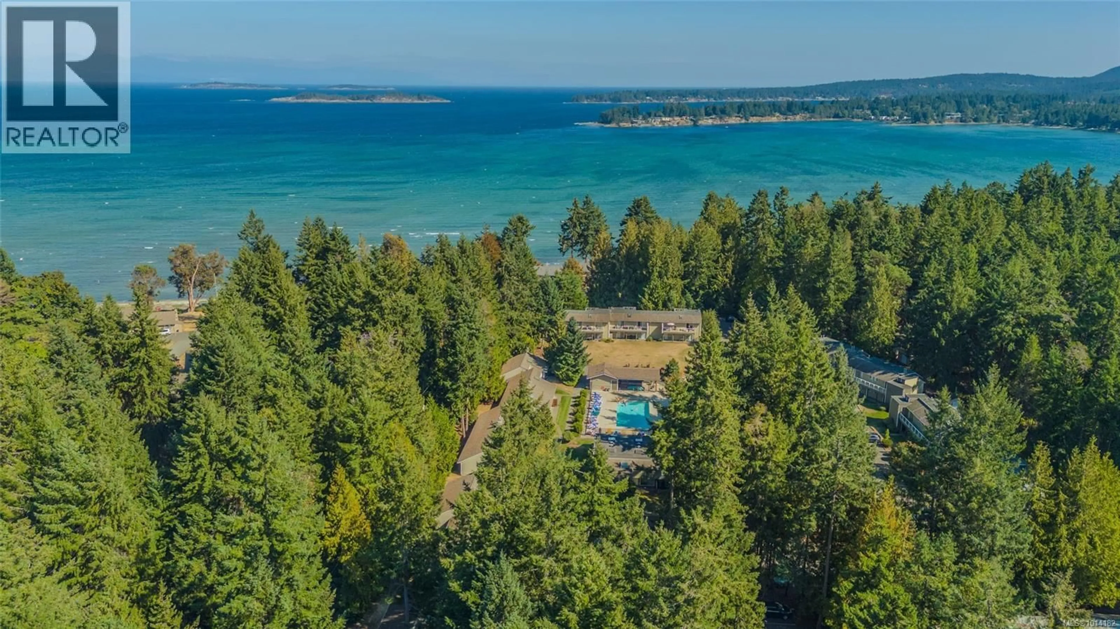 A pic from outside/outdoor area/front of a property/back of a property/a pic from drone, water/lake/river/ocean view for 17 - 1135 RESORT DRIVE, Parksville British Columbia V9P2T6