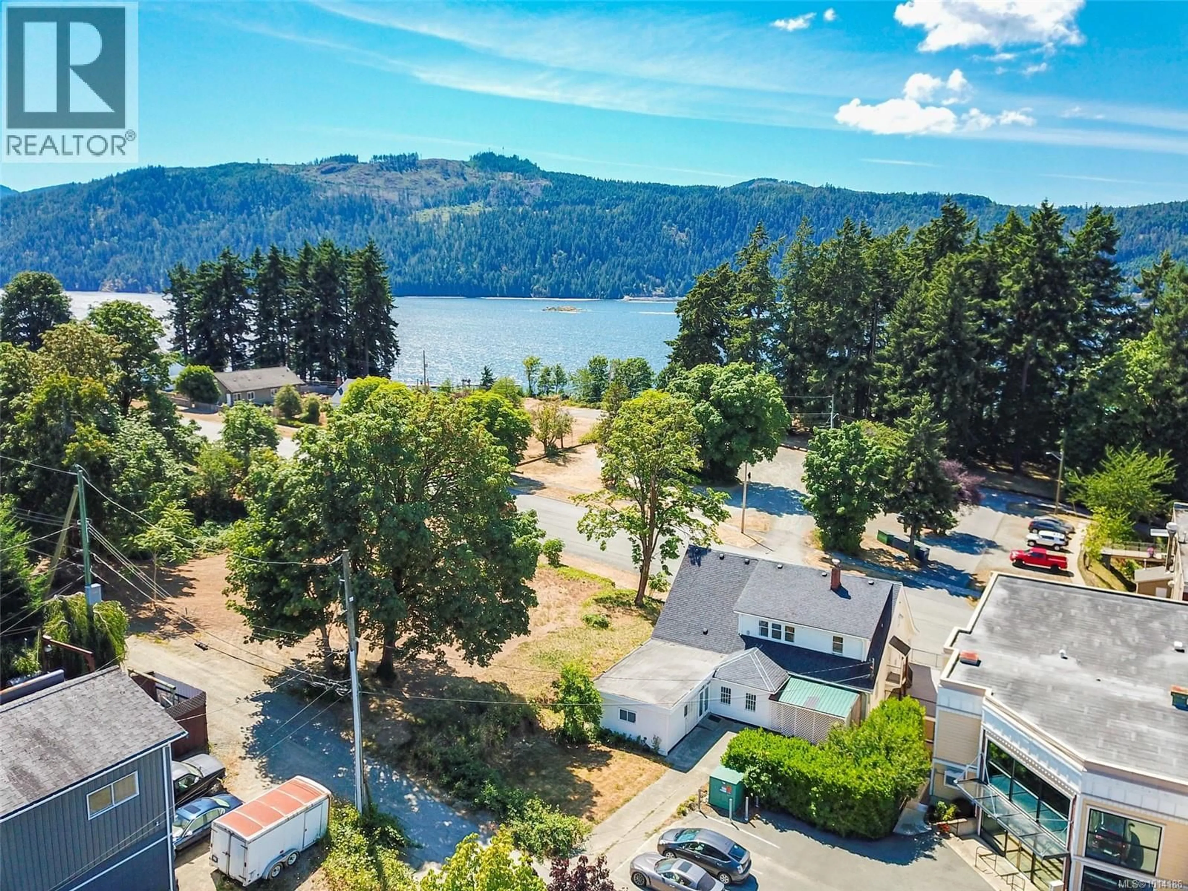 A pic from outside/outdoor area/front of a property/back of a property/a pic from drone, water/lake/river/ocean view for 3071 KINGSWAY AVENUE, Port Alberni British Columbia V9Y1X7