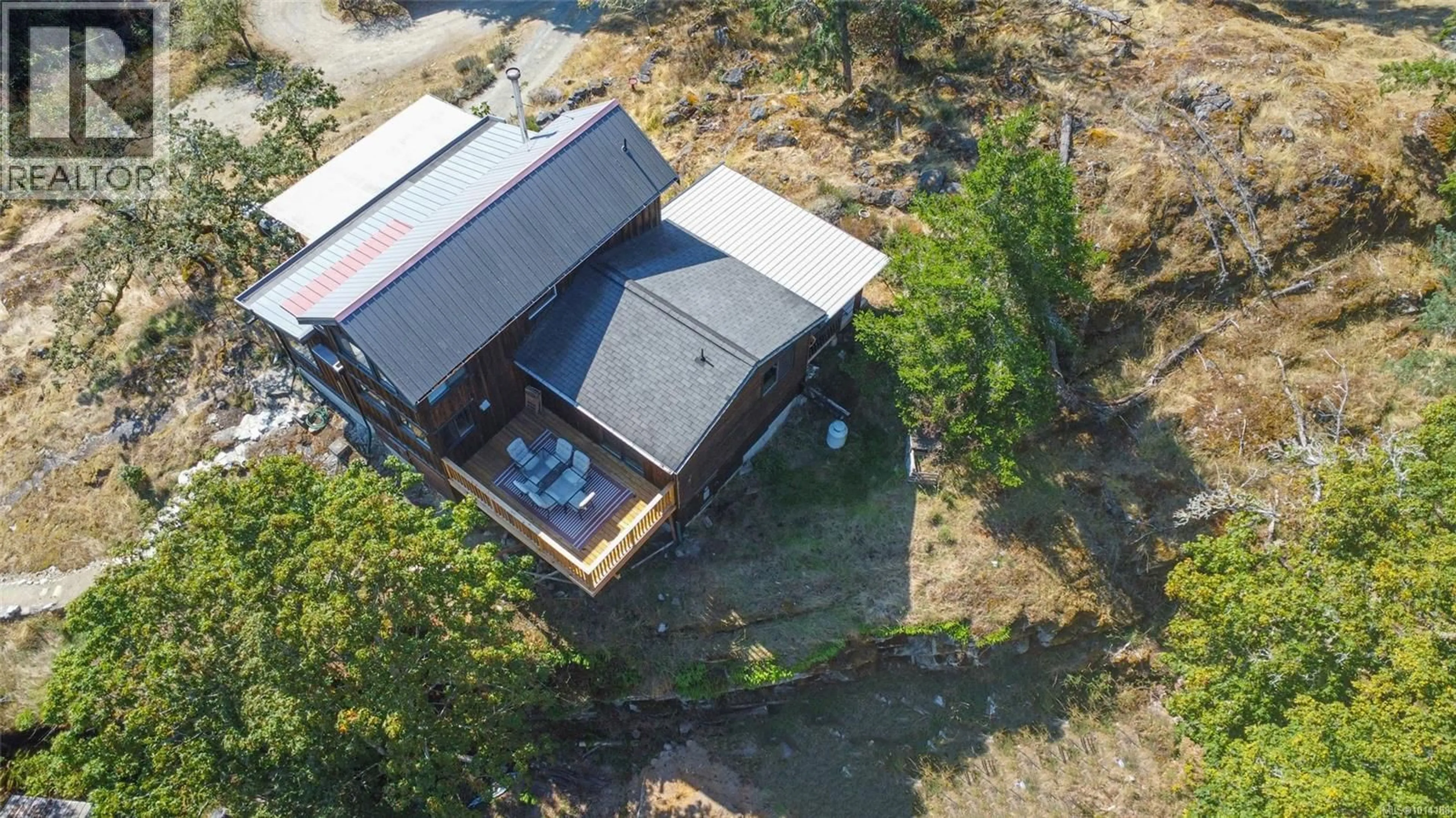 A pic from outside/outdoor area/front of a property/back of a property/a pic from drone, building for 120 HEIDI PLACE, Salt Spring British Columbia V8K1W5