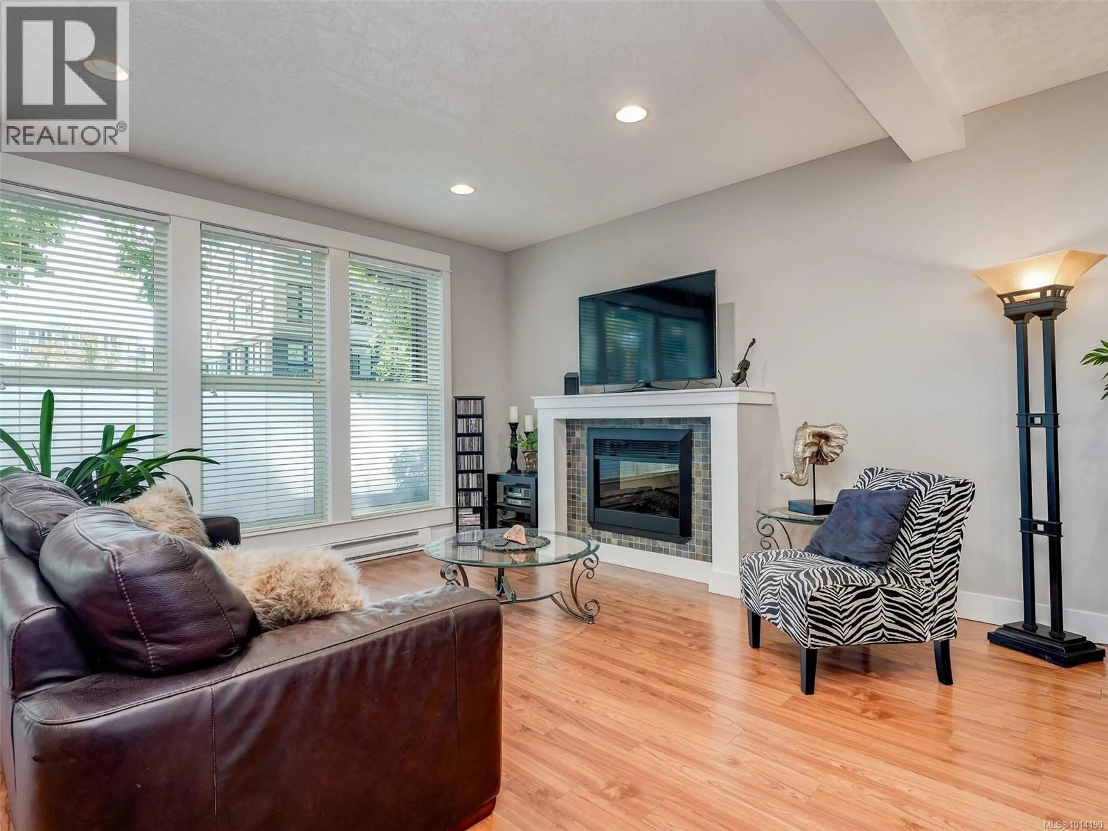 Living room with furniture, wood/laminate floor for 109 - 630 SPEED AVENUE, Victoria British Columbia V8Z1A4