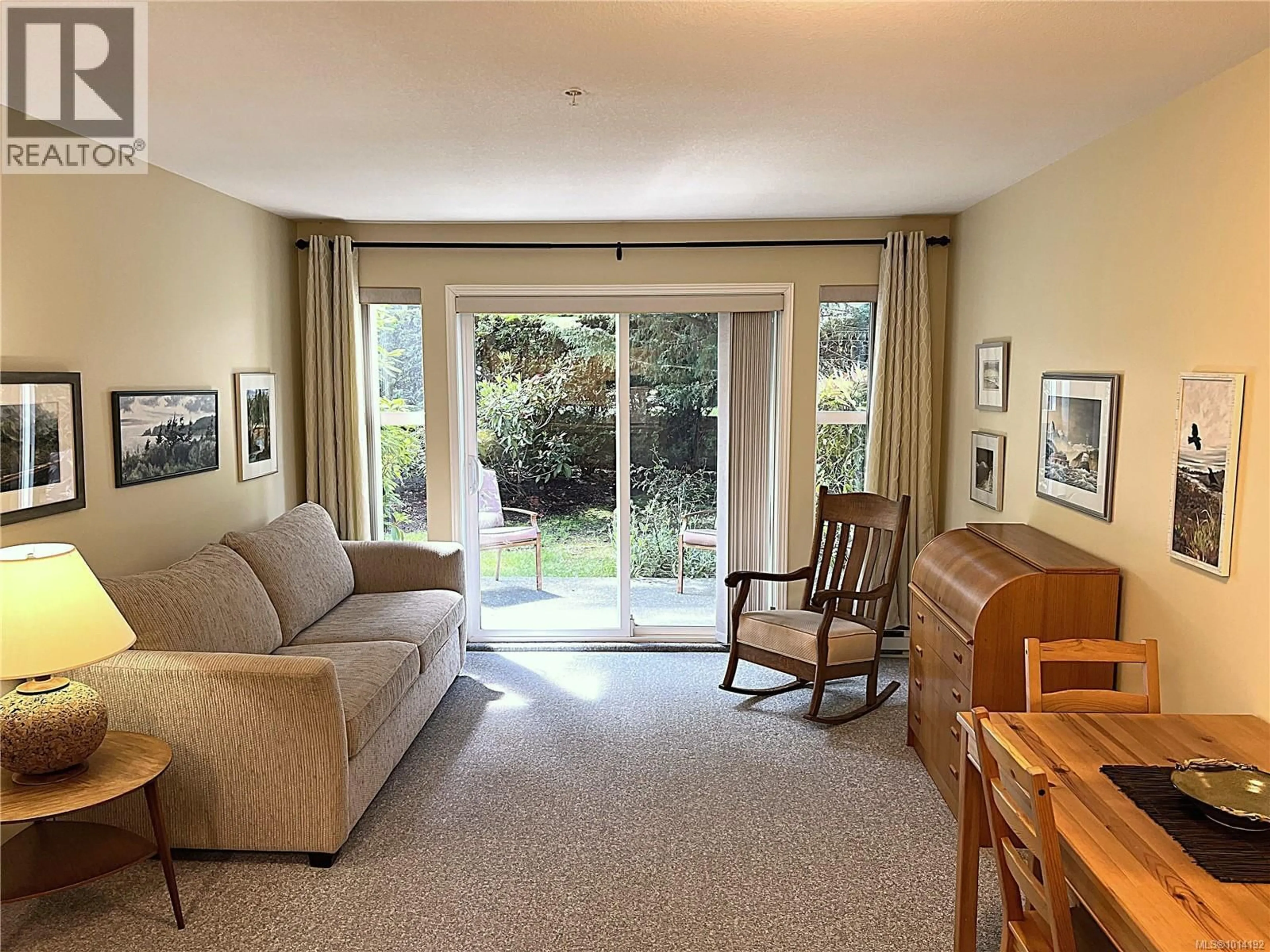 Living room with furniture, unknown for 107 - 750 MEMORIAL AVENUE, Qualicum Beach British Columbia V9K2P6