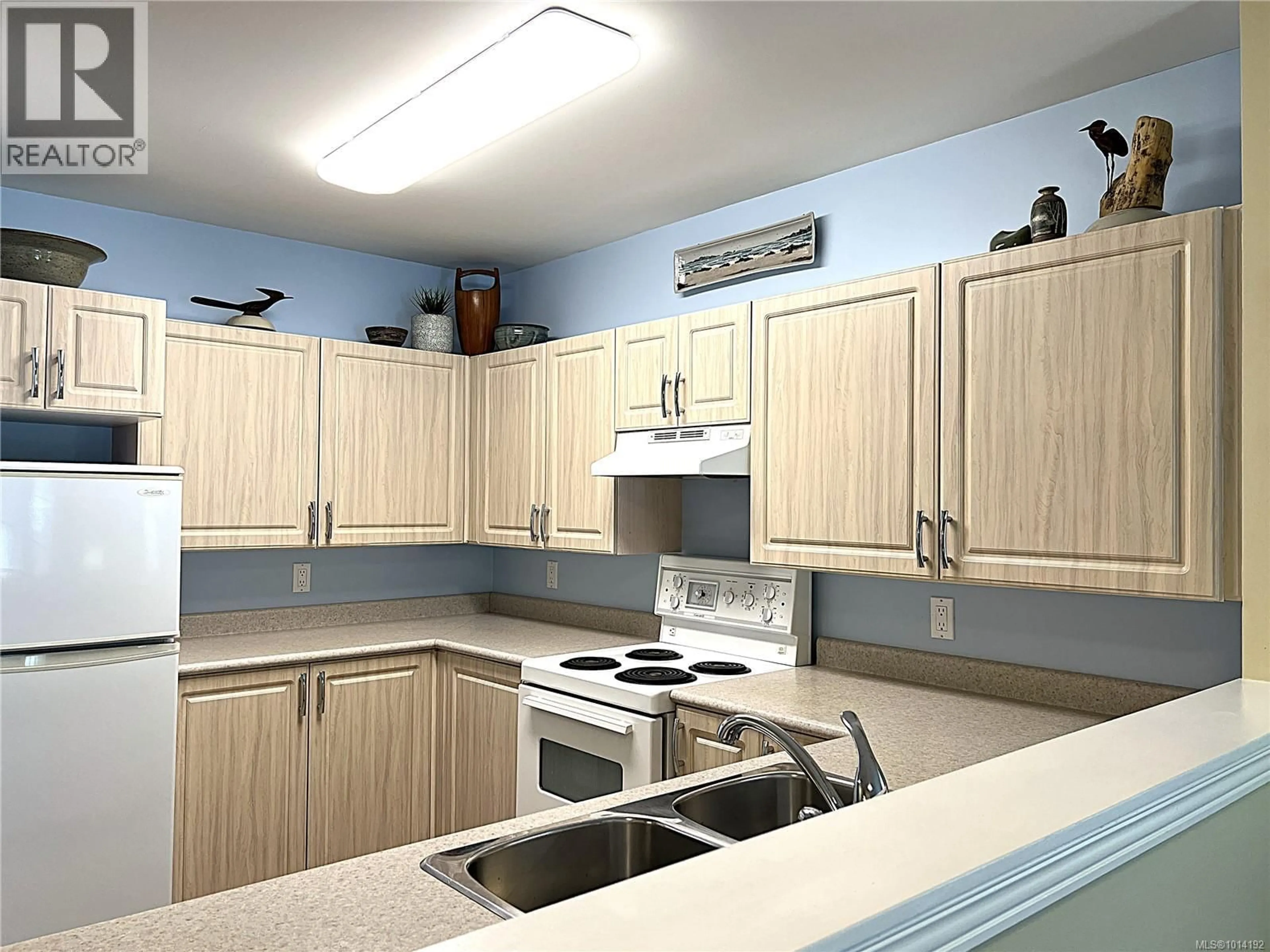 Standard kitchen, unknown for 107 - 750 MEMORIAL AVENUE, Qualicum Beach British Columbia V9K2P6