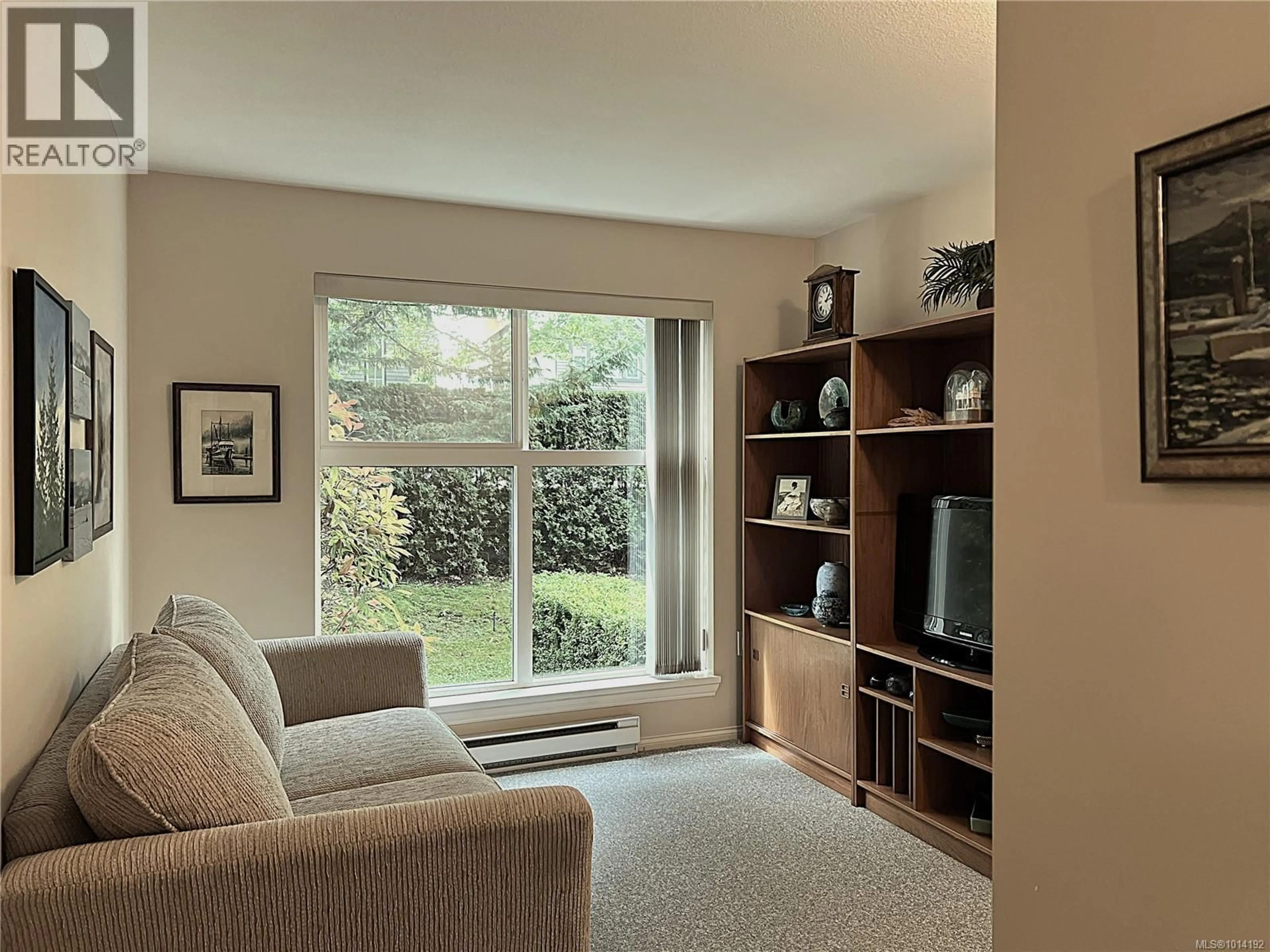 Living room with furniture, unknown for 107 - 750 MEMORIAL AVENUE, Qualicum Beach British Columbia V9K2P6