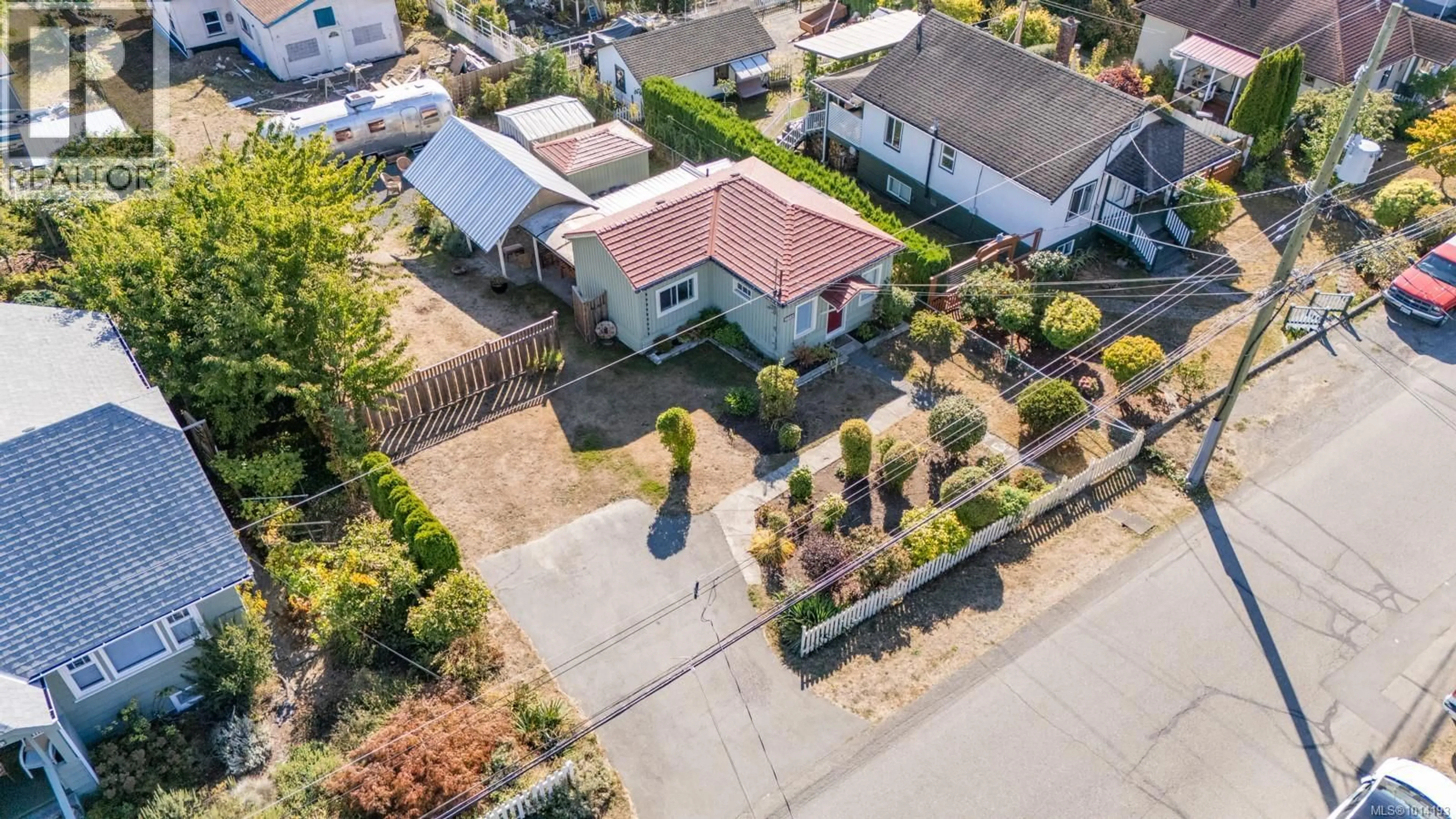 A pic from outside/outdoor area/front of a property/back of a property/a pic from drone, street for 9885 WILLOW STREET, Chemainus British Columbia V0R1K1