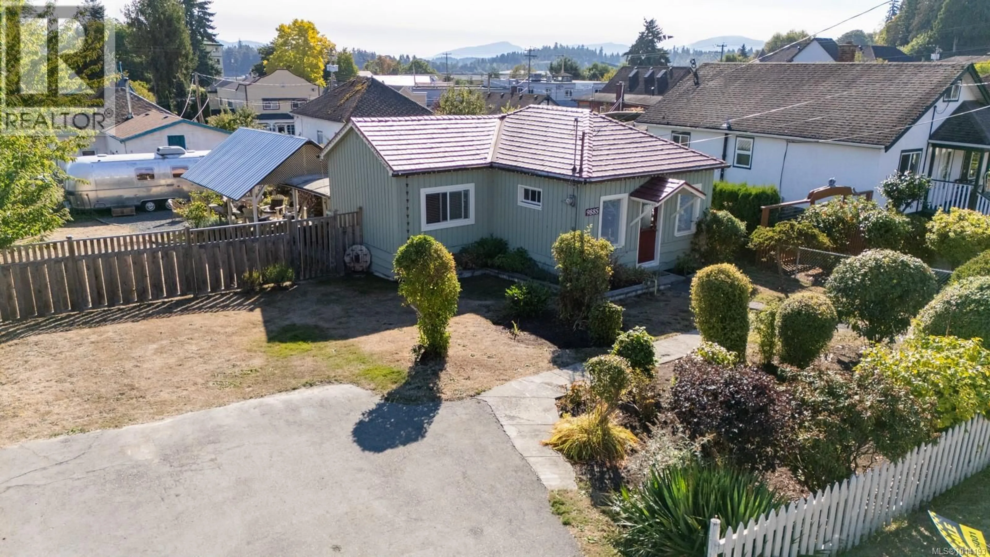 A pic from outside/outdoor area/front of a property/back of a property/a pic from drone, street for 9885 WILLOW STREET, Chemainus British Columbia V0R1K1