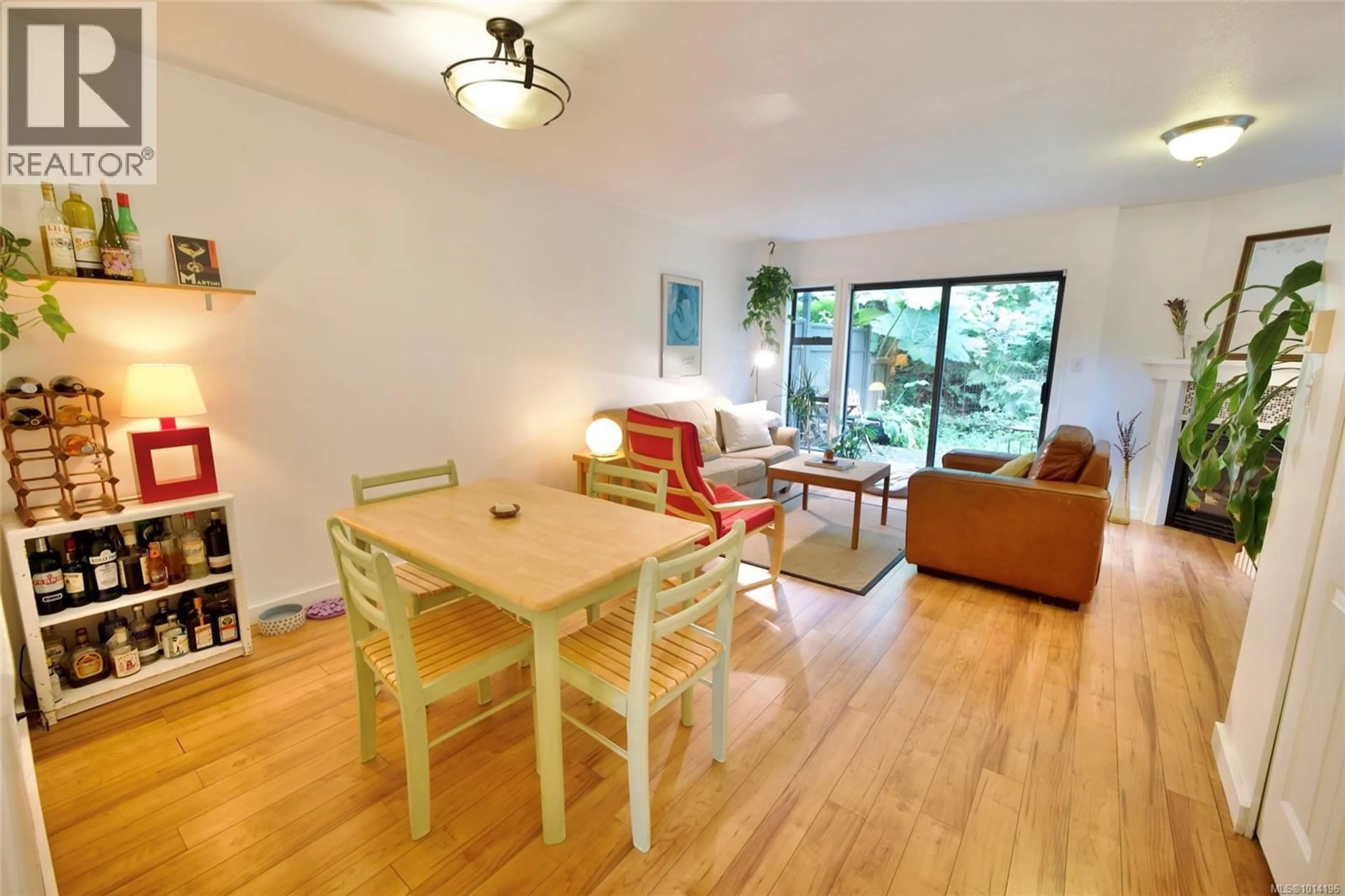 Dining room, wood/laminate floor for 10 - 595 GIBSON STREET, Tofino British Columbia V0R2Z0
