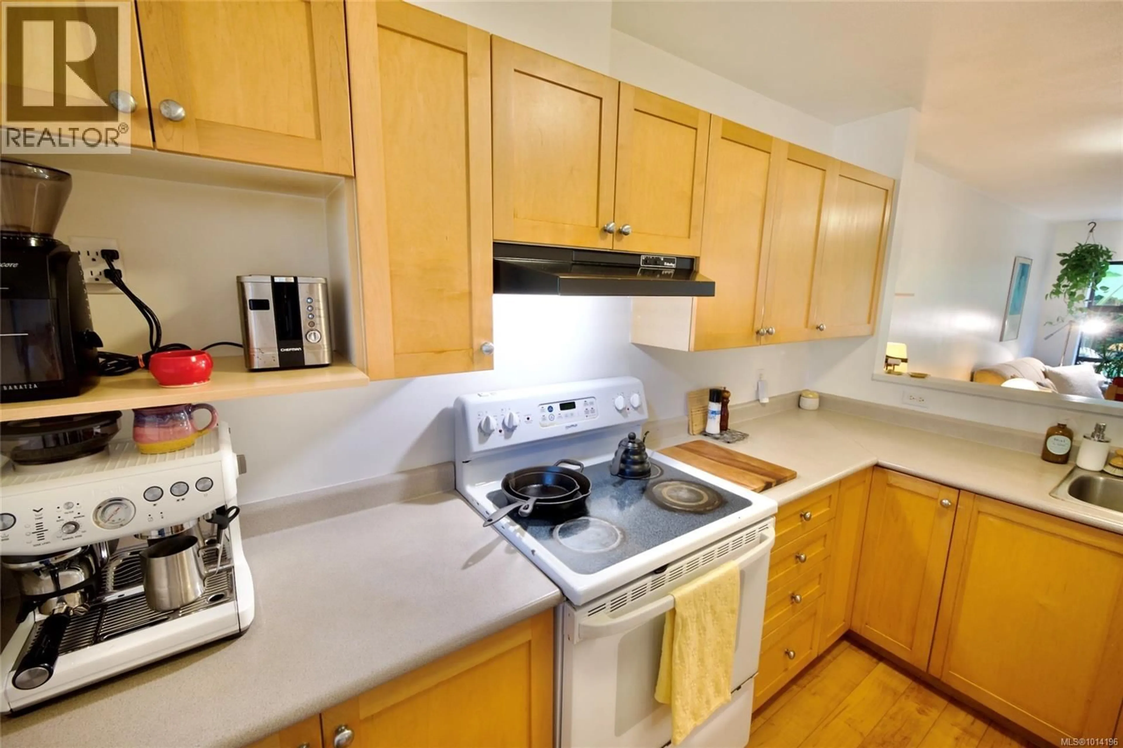 Standard kitchen, unknown for 10 - 595 GIBSON STREET, Tofino British Columbia V0R2Z0