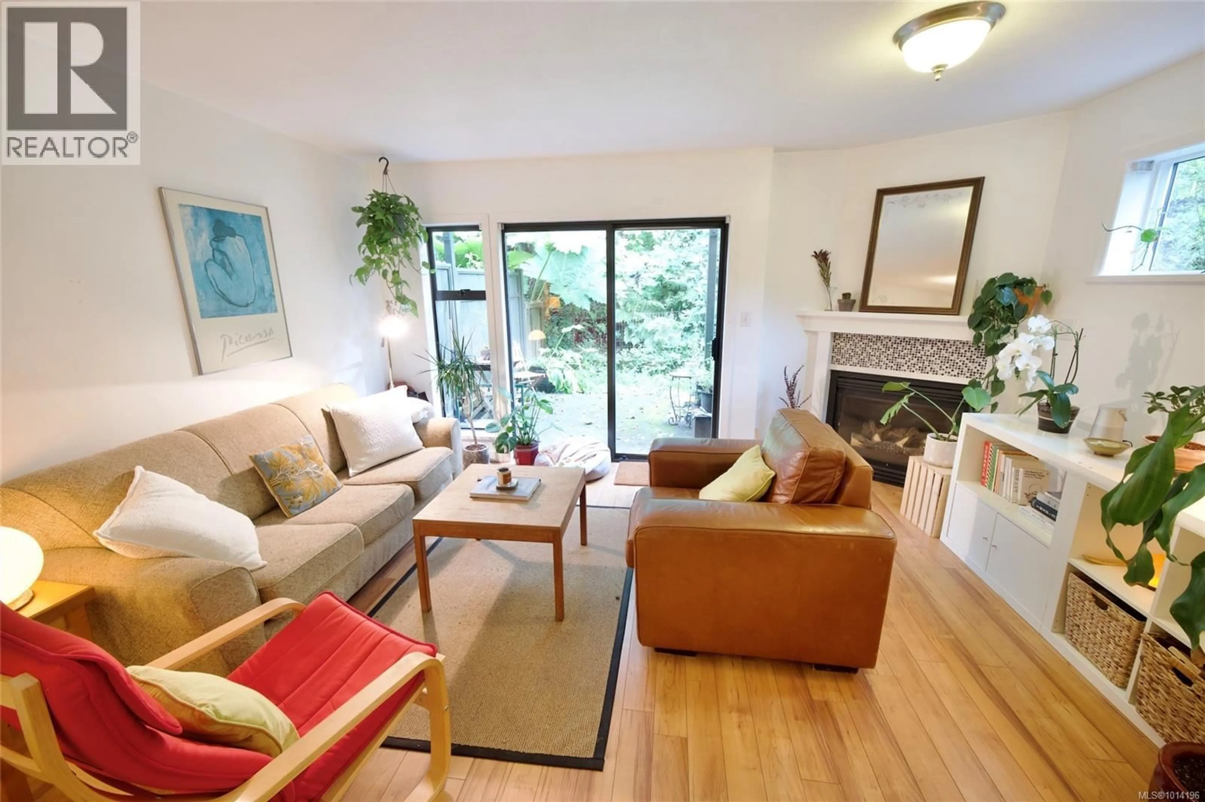 Living room with furniture, unknown for 10 - 595 GIBSON STREET, Tofino British Columbia V0R2Z0