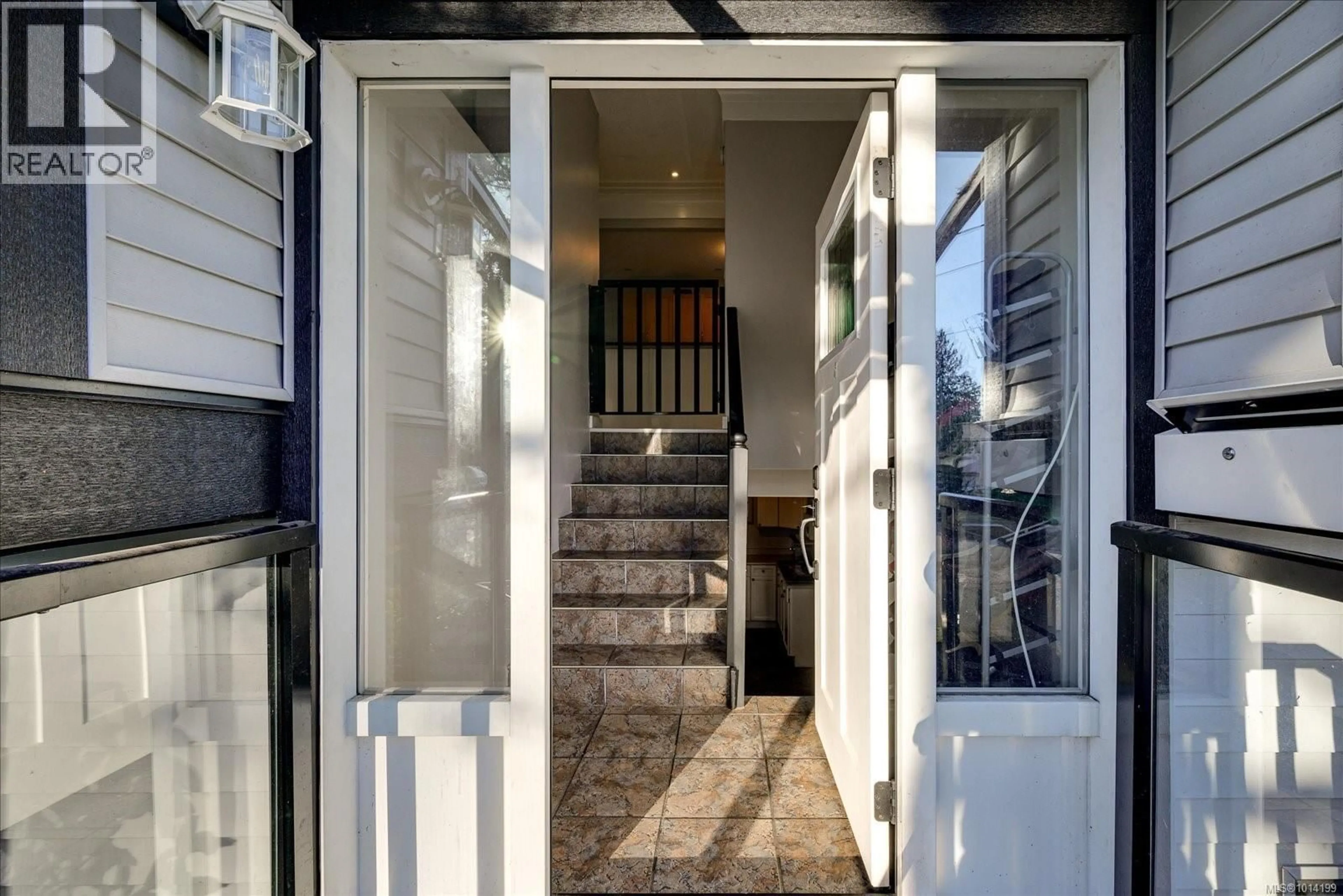 Indoor entryway for 1732 JAMES WAY, Nanaimo British Columbia V9S2S2