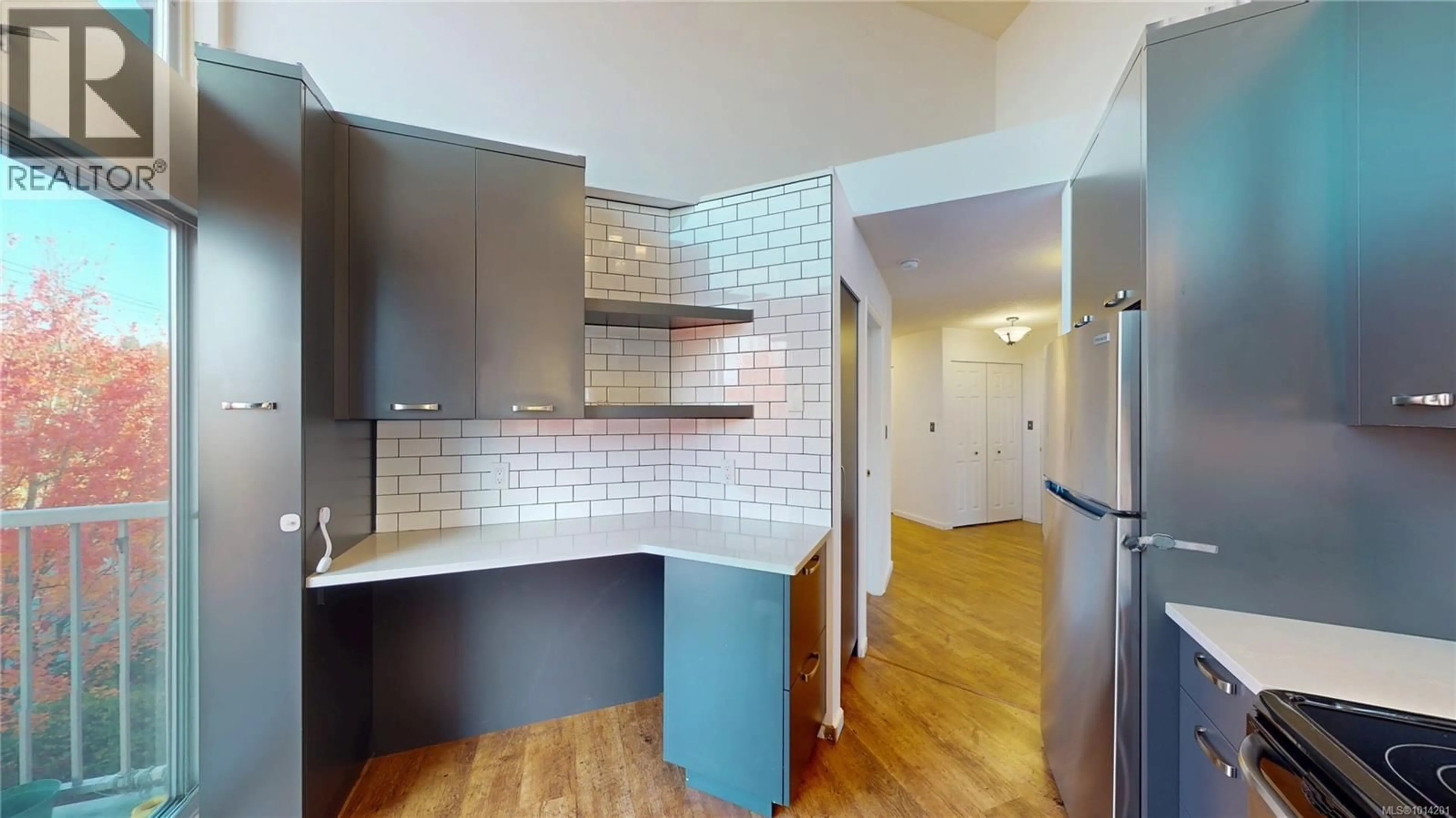 Standard kitchen, unknown for 407 - 1055 HILLSIDE AVENUE, Victoria British Columbia V8T2A4