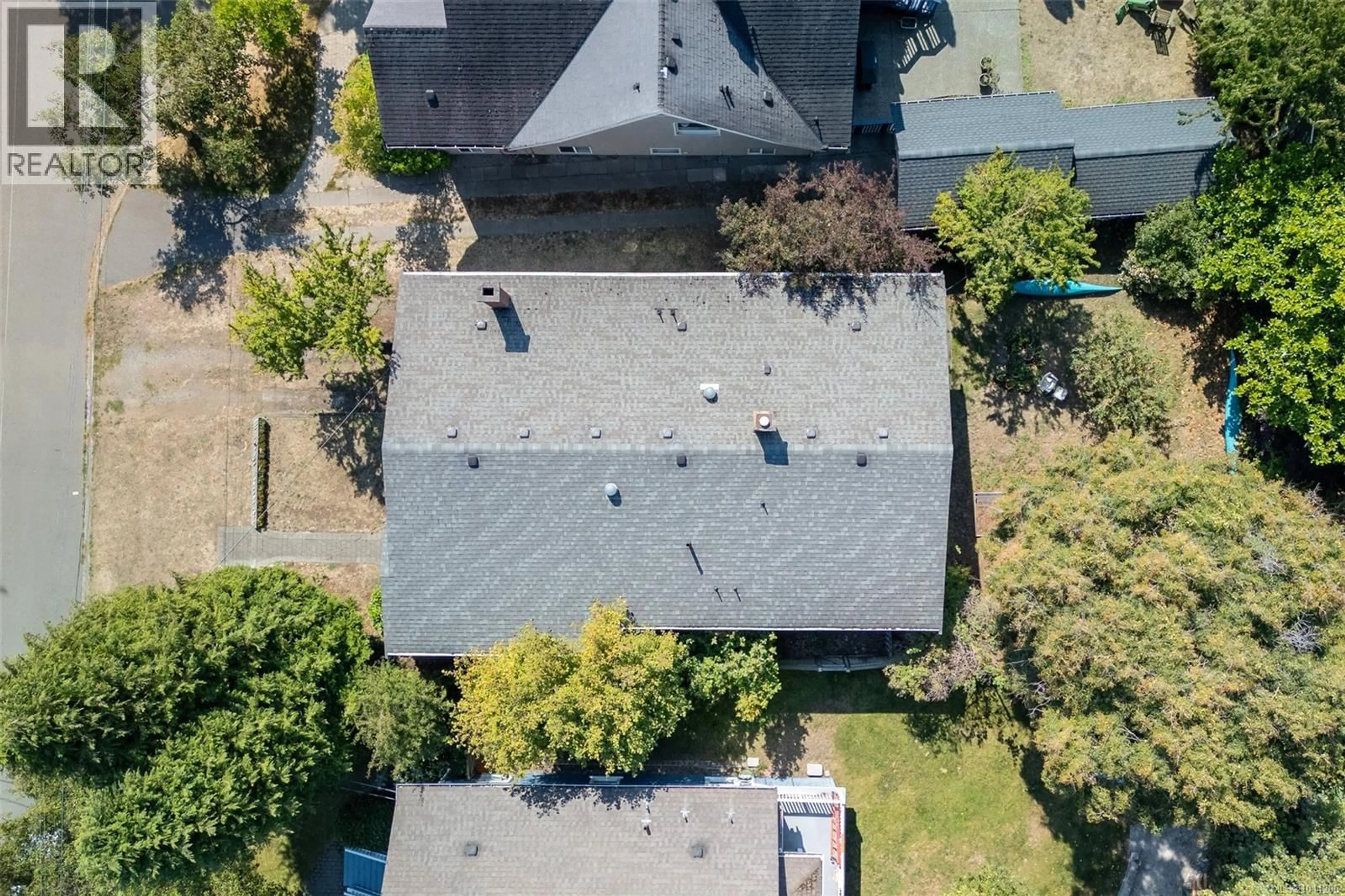 A pic from outside/outdoor area/front of a property/back of a property/a pic from drone, street for 1746 LULIE STREET, Oak Bay British Columbia V8R5W6