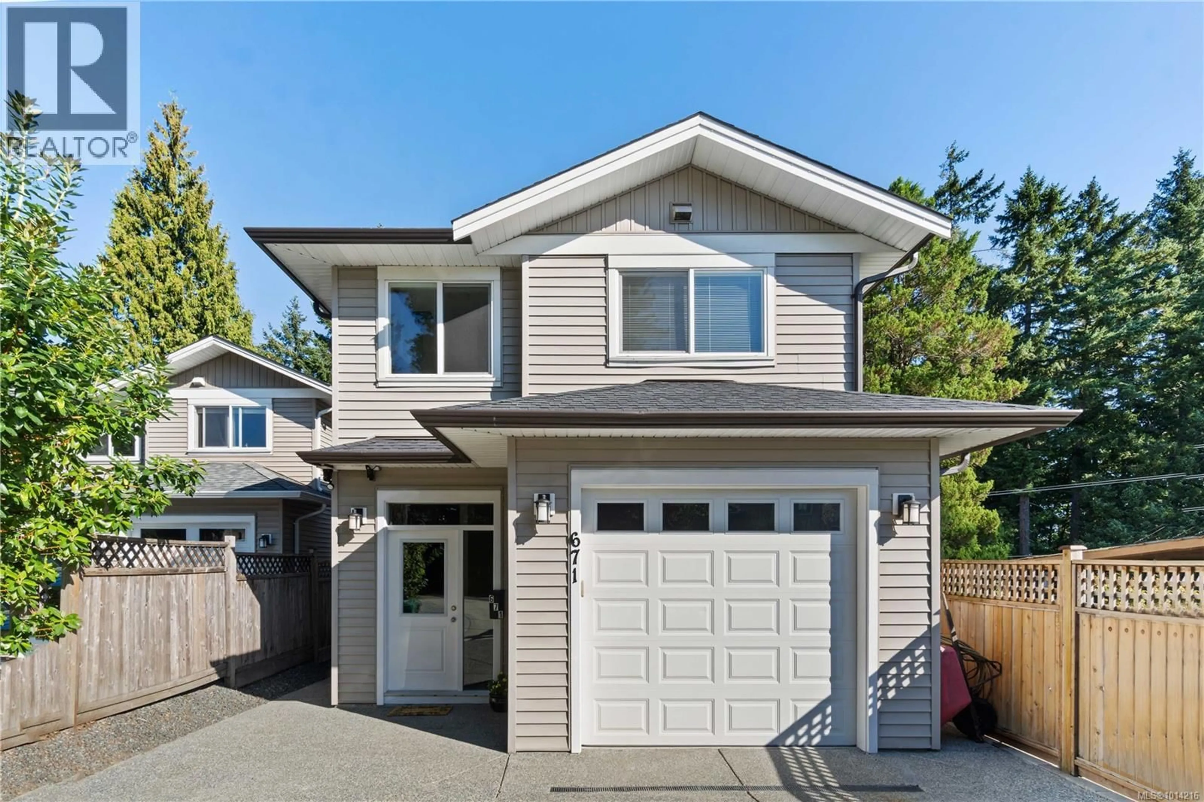 Home with vinyl exterior material, street for 671 BOWEN ROAD, Nanaimo British Columbia V9R2A3