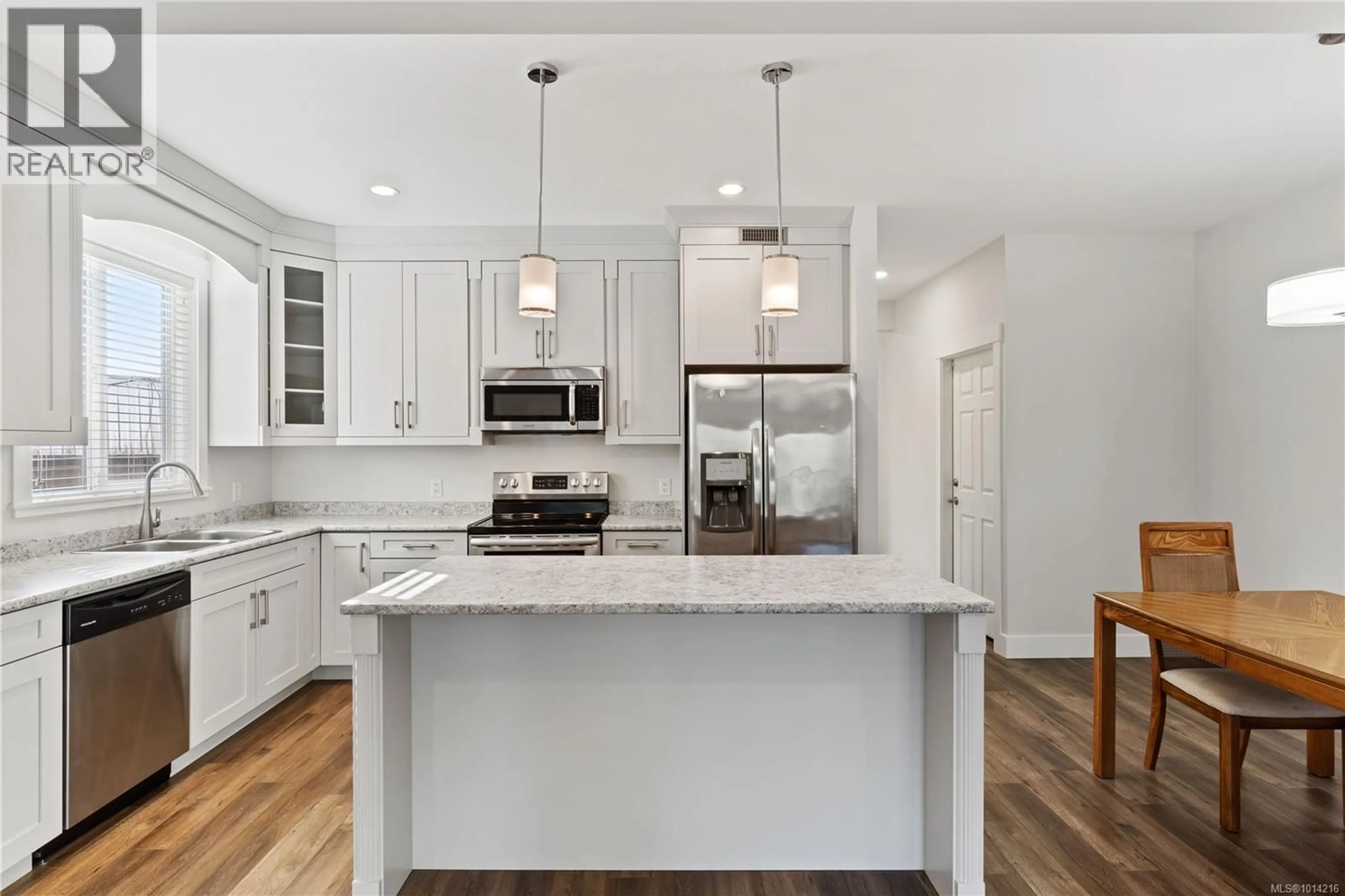 Open concept kitchen, ceramic/tile floor for 671 BOWEN ROAD, Nanaimo British Columbia V9R2A3