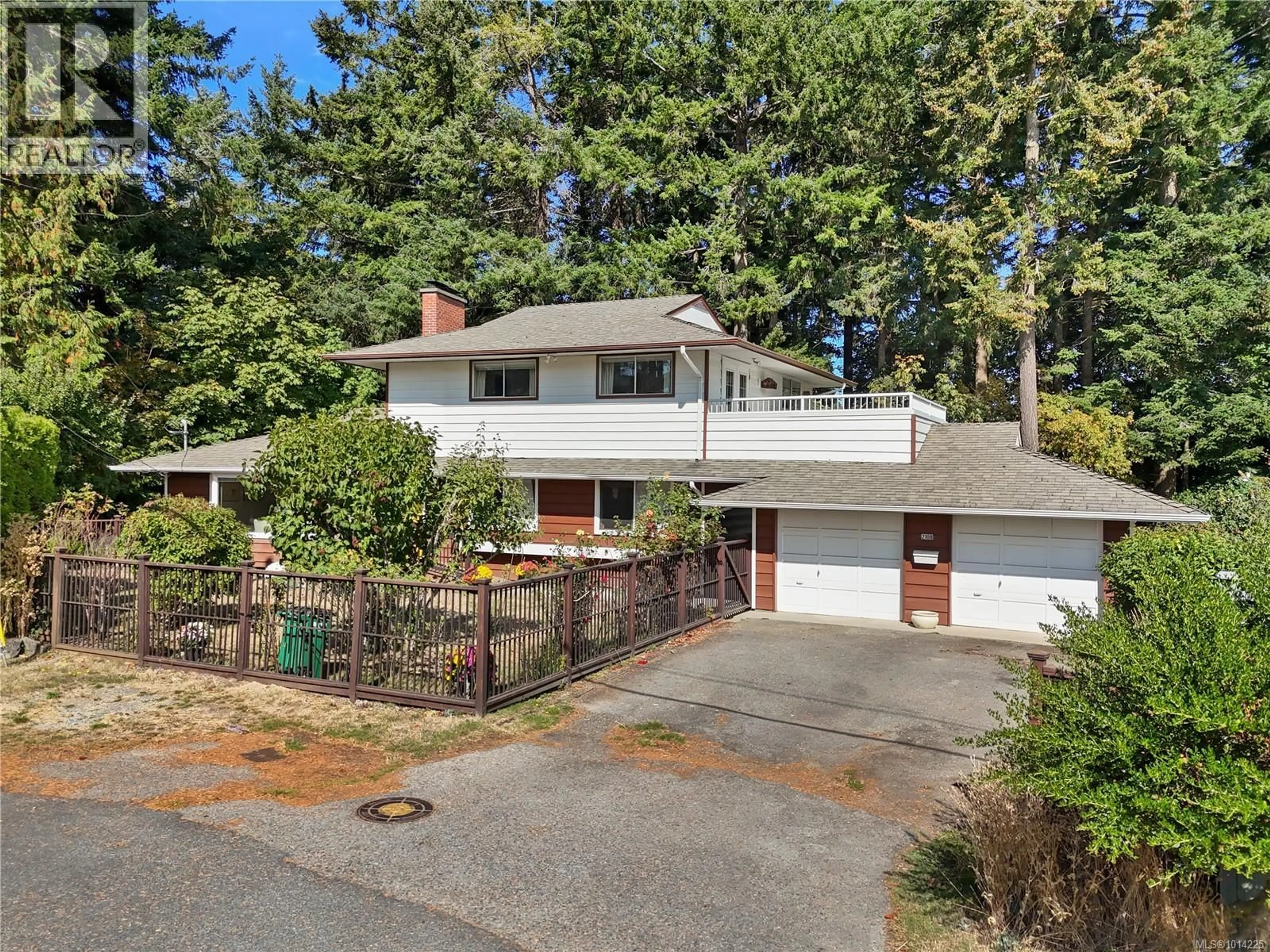 Unknown for 2108 WENMAN DRIVE, Saanich British Columbia V8N2S2