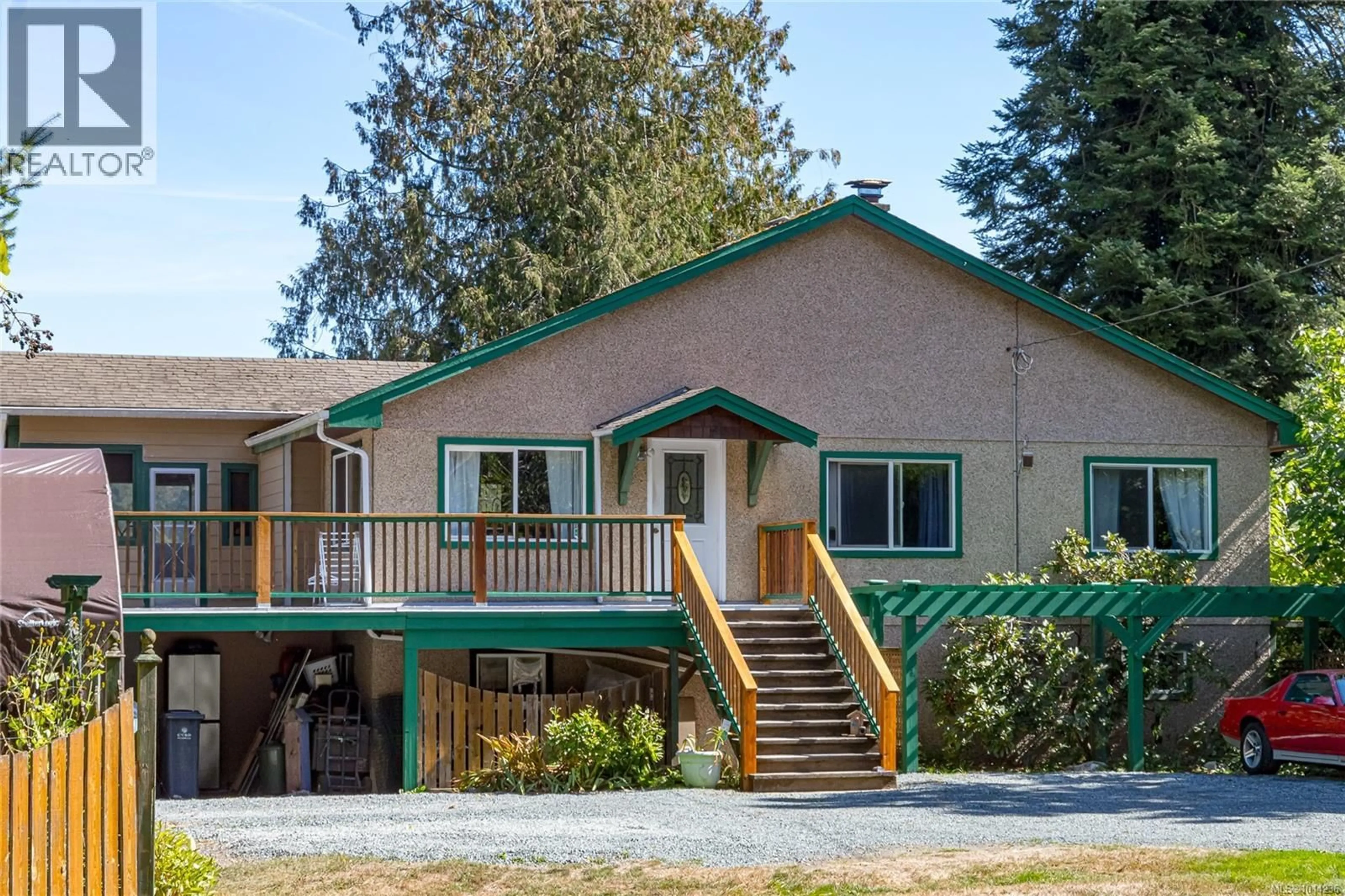 Home with vinyl exterior material, mountain view for 10695 CHEMAINUS ROAD, Saltair British Columbia V9G2A4