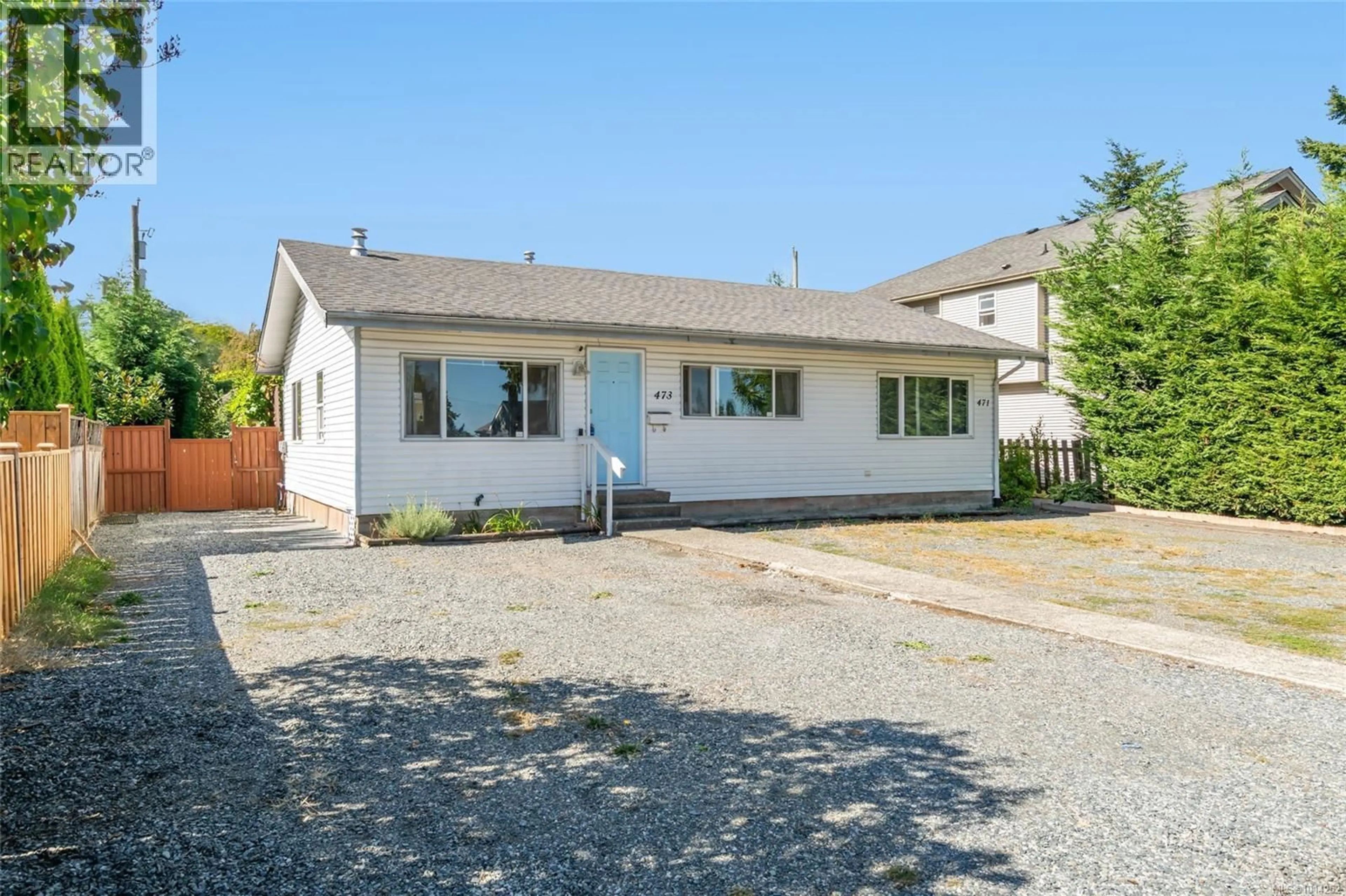 A pic from outside/outdoor area/front of a property/back of a property/a pic from drone, street for 473 WATFIELD AVENUE, Nanaimo British Columbia V9R3P6