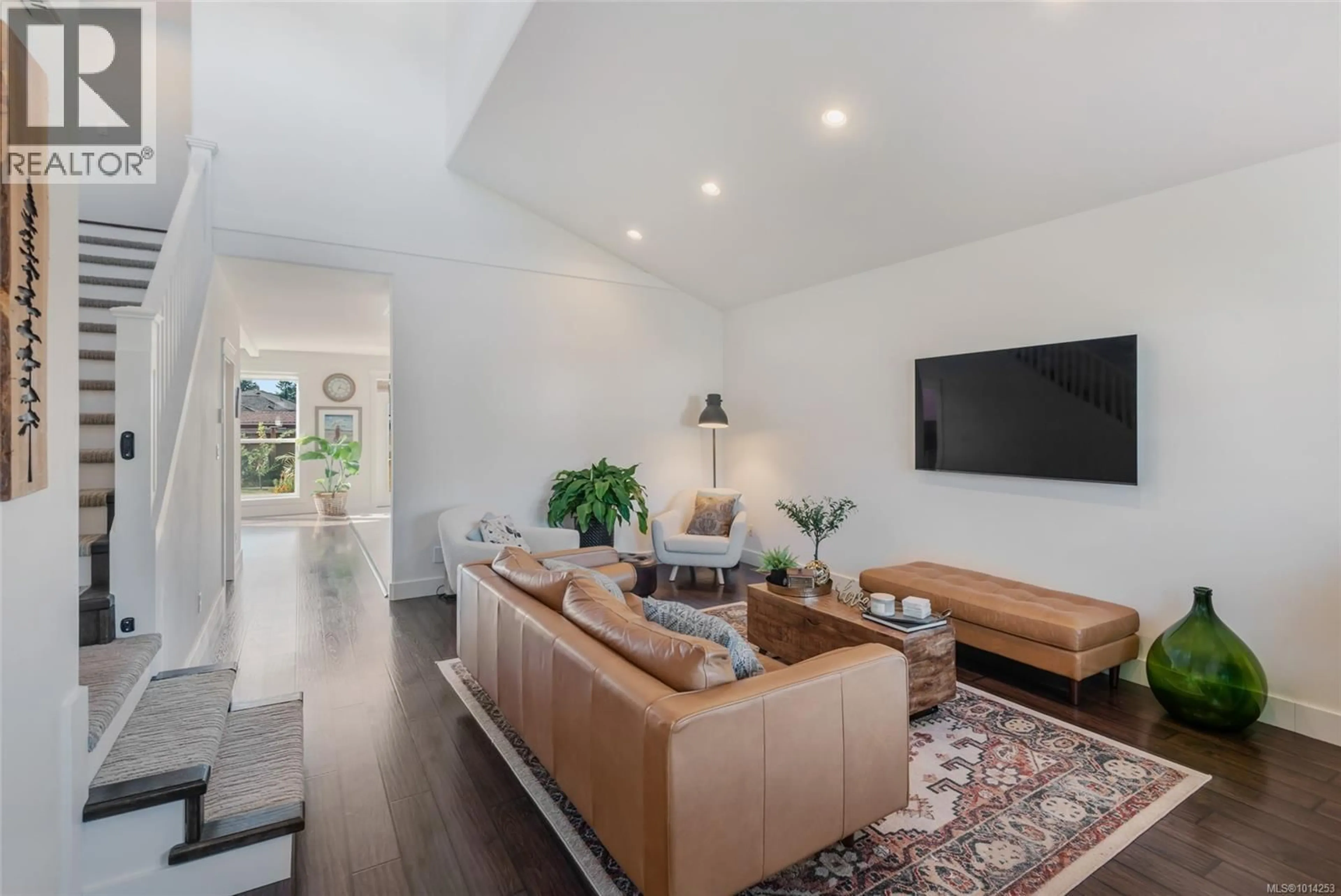 Living room with furniture, unknown for 3558 SWORDFERN LANE, Port Alberni British Columbia V9Y0A5