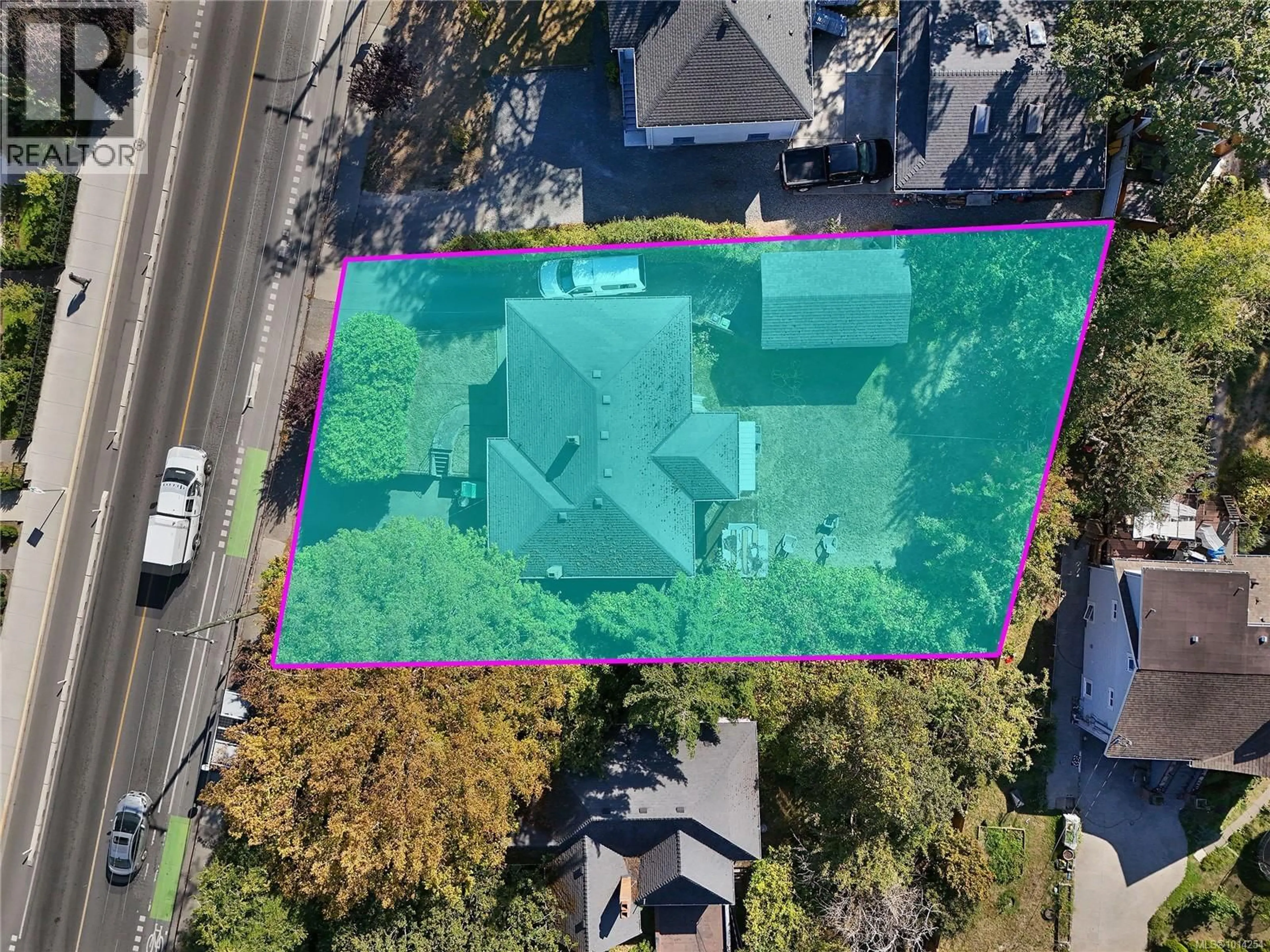 A pic from outside/outdoor area/front of a property/back of a property/a pic from drone, street for 826 LAMPSON STREET, Esquimalt British Columbia V9A6B2