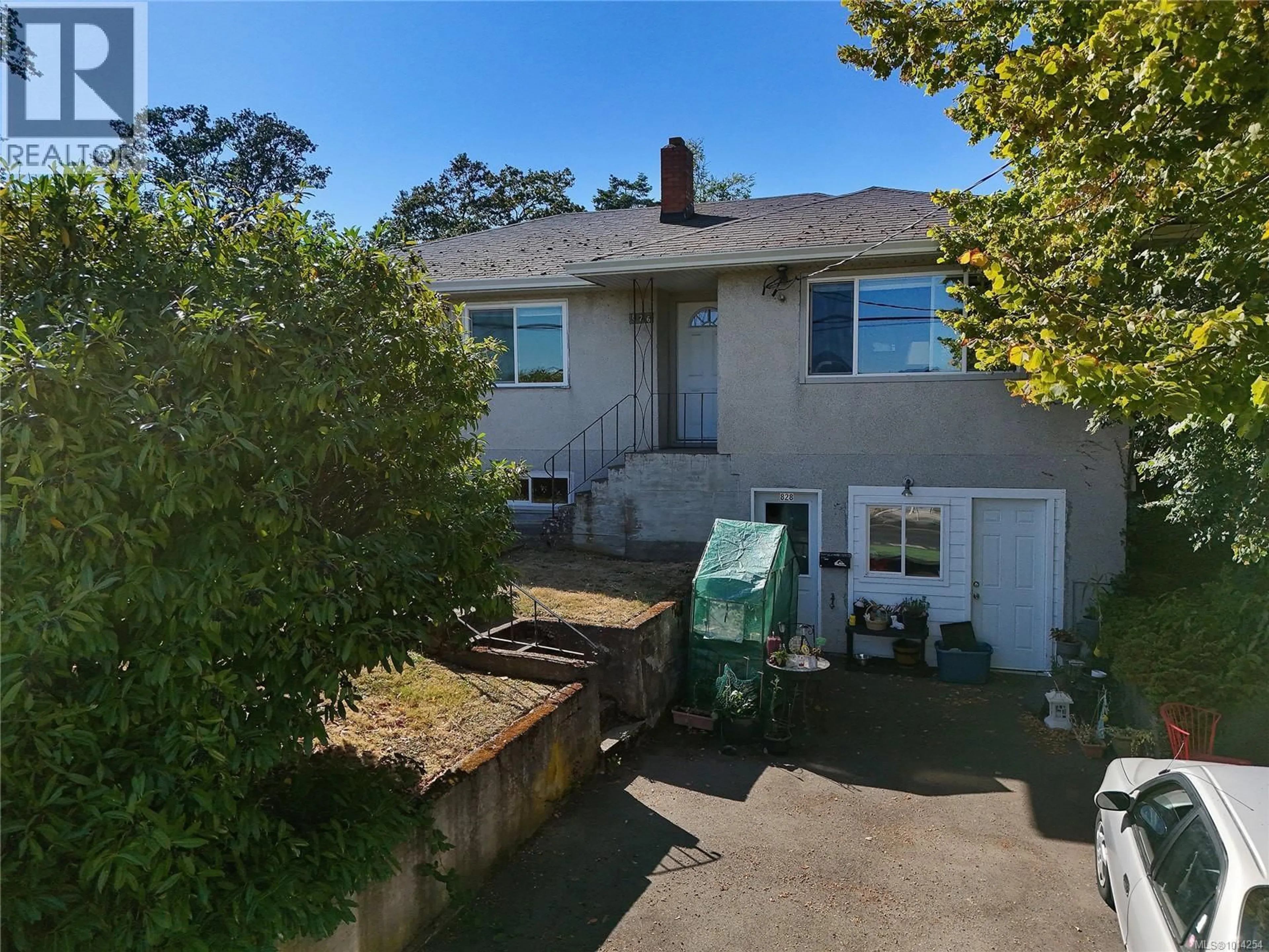 A pic from outside/outdoor area/front of a property/back of a property/a pic from drone, street for 826 LAMPSON STREET, Esquimalt British Columbia V9A6B2