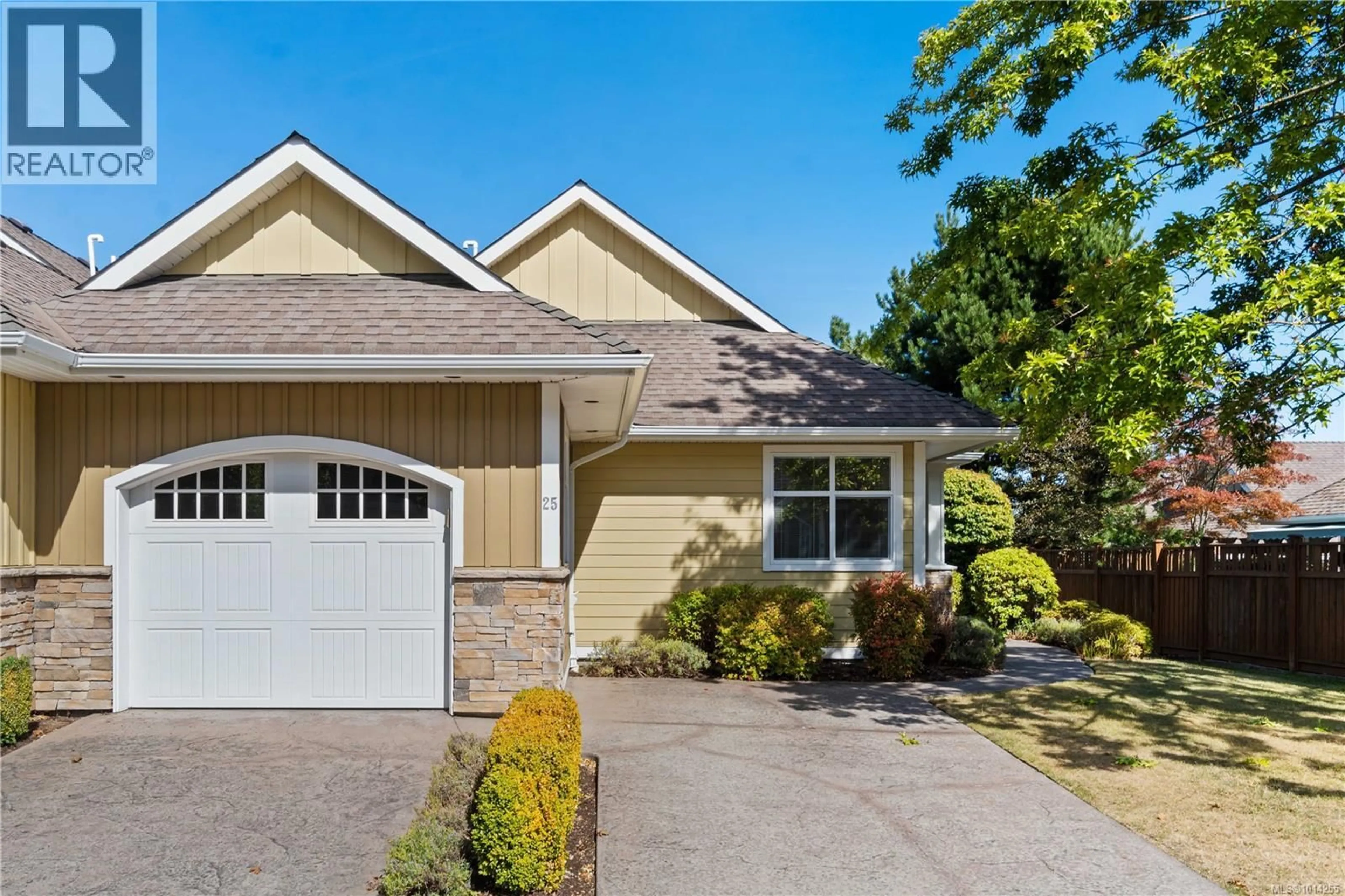 Home with vinyl exterior material, street for 25 - 447 PYM STREET SOUTH, Parksville British Columbia V9P2H9