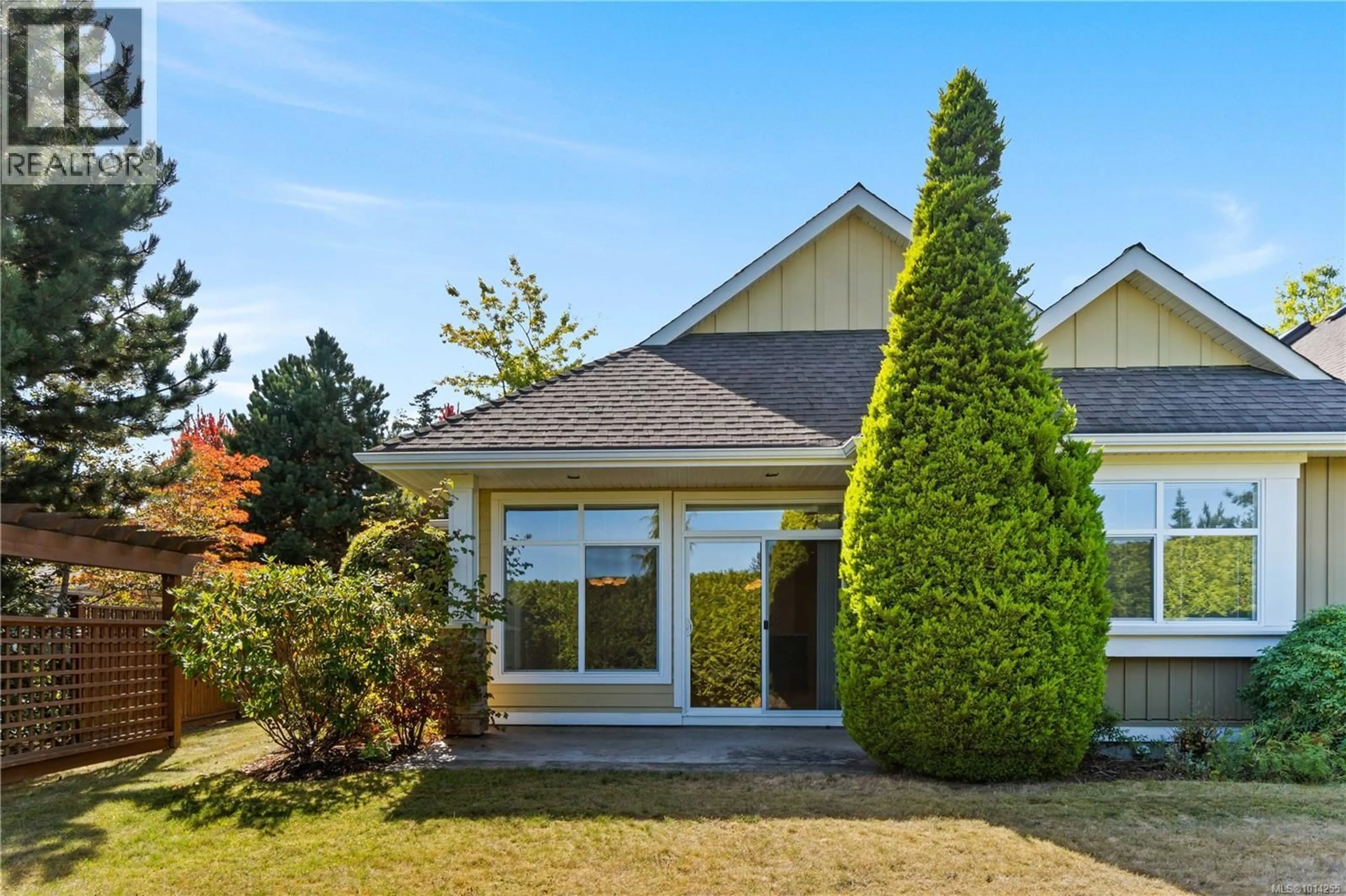 Home with vinyl exterior material, street for 25 - 447 PYM STREET SOUTH, Parksville British Columbia V9P2H9
