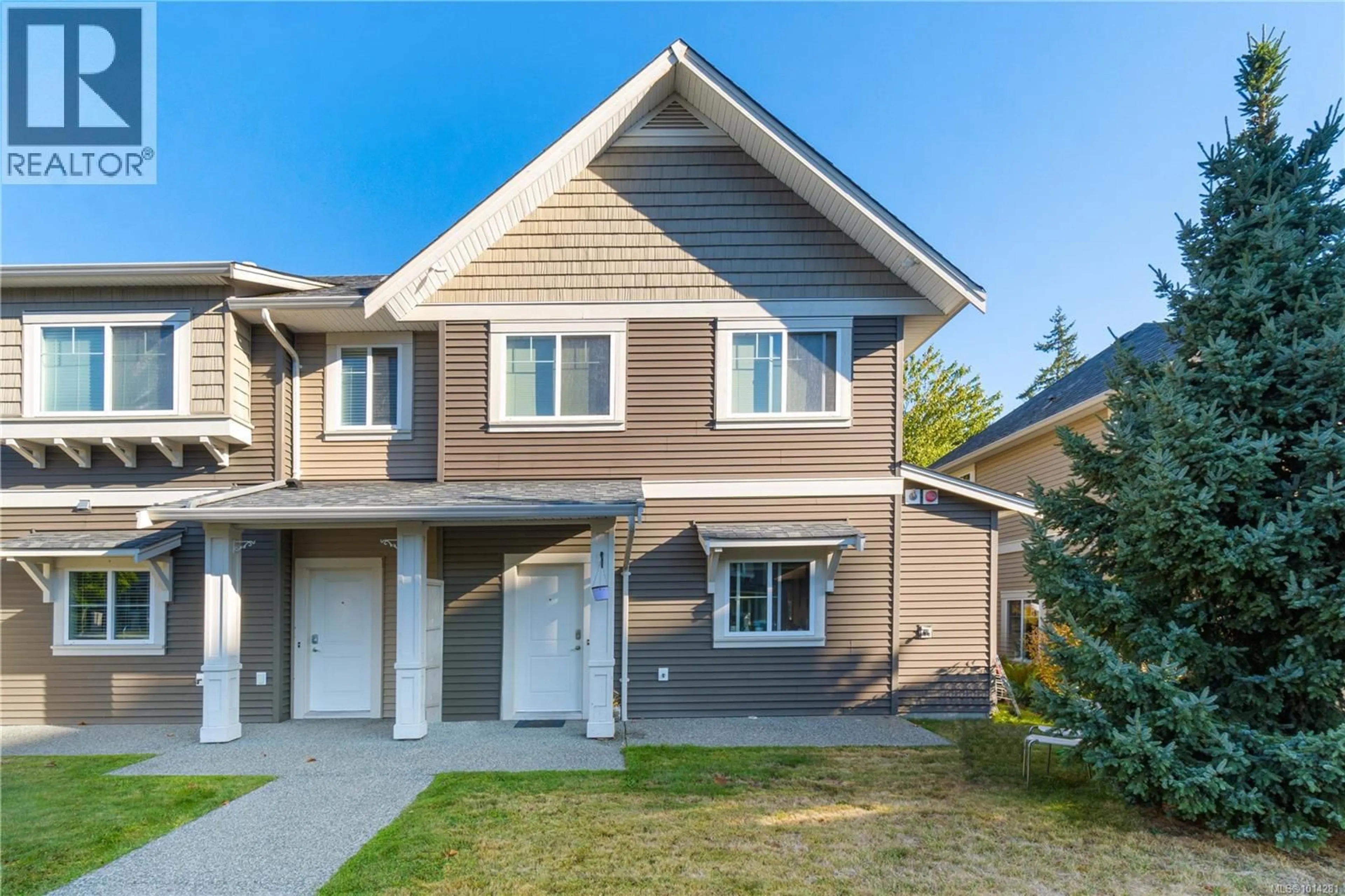 Home with vinyl exterior material, street for 301 - 1675 CRESCENT VIEW DRIVE, Nanaimo British Columbia V9S0A8