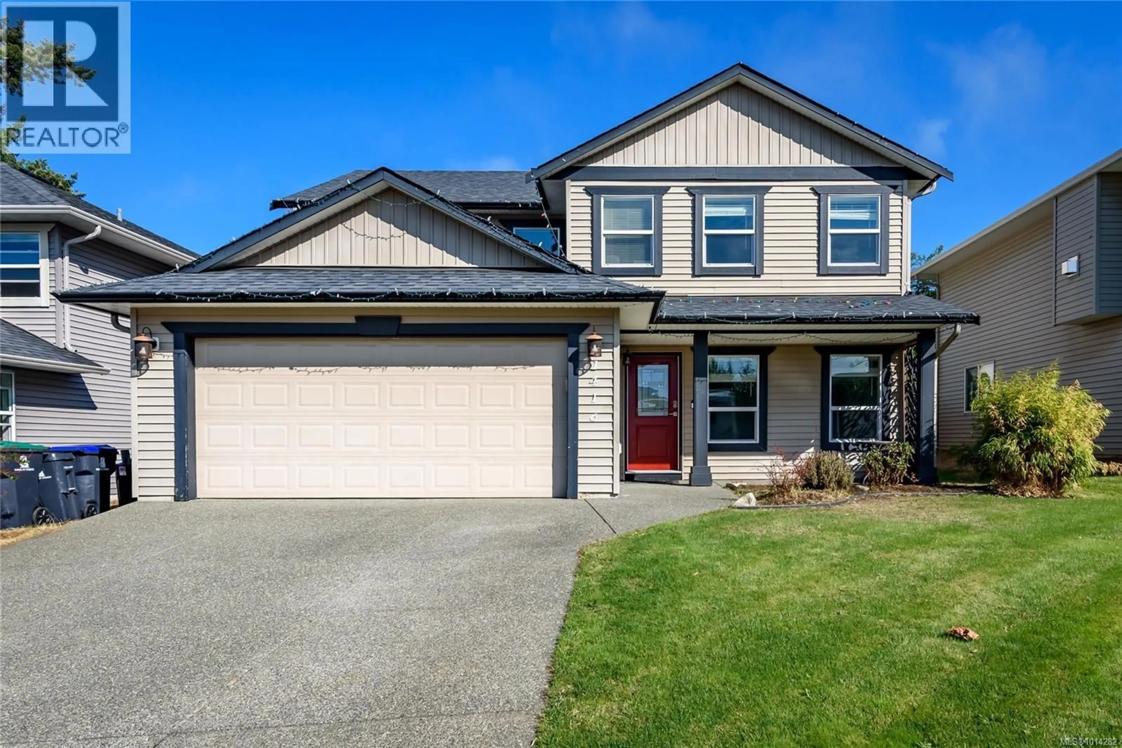 Home with vinyl exterior material, street for 1416 NOEL AVENUE, Comox British Columbia V9M3C6