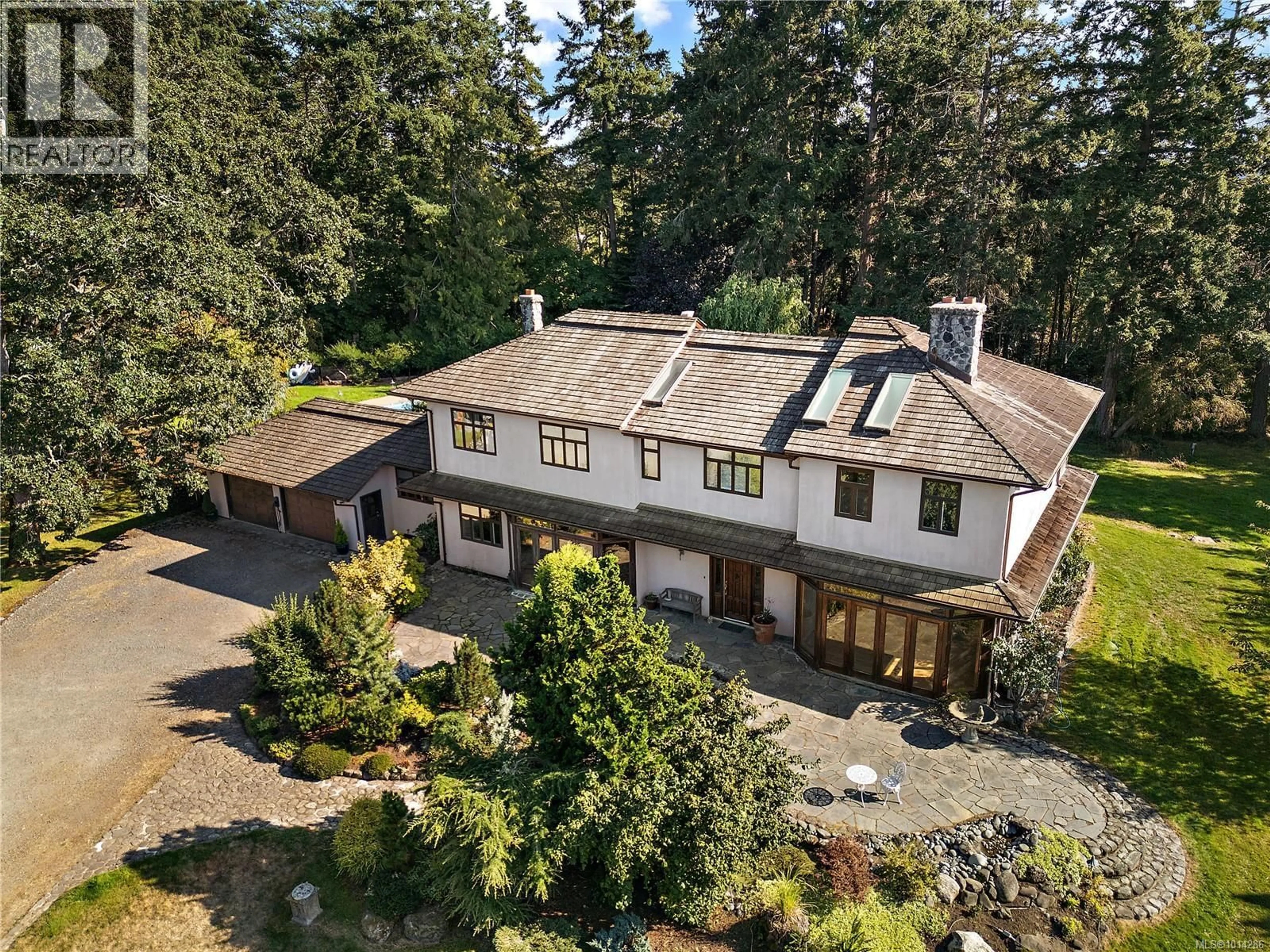 A pic from outside/outdoor area/front of a property/back of a property/a pic from drone, unknown for 845 DOWNEY ROAD, North Saanich British Columbia V8L5P8