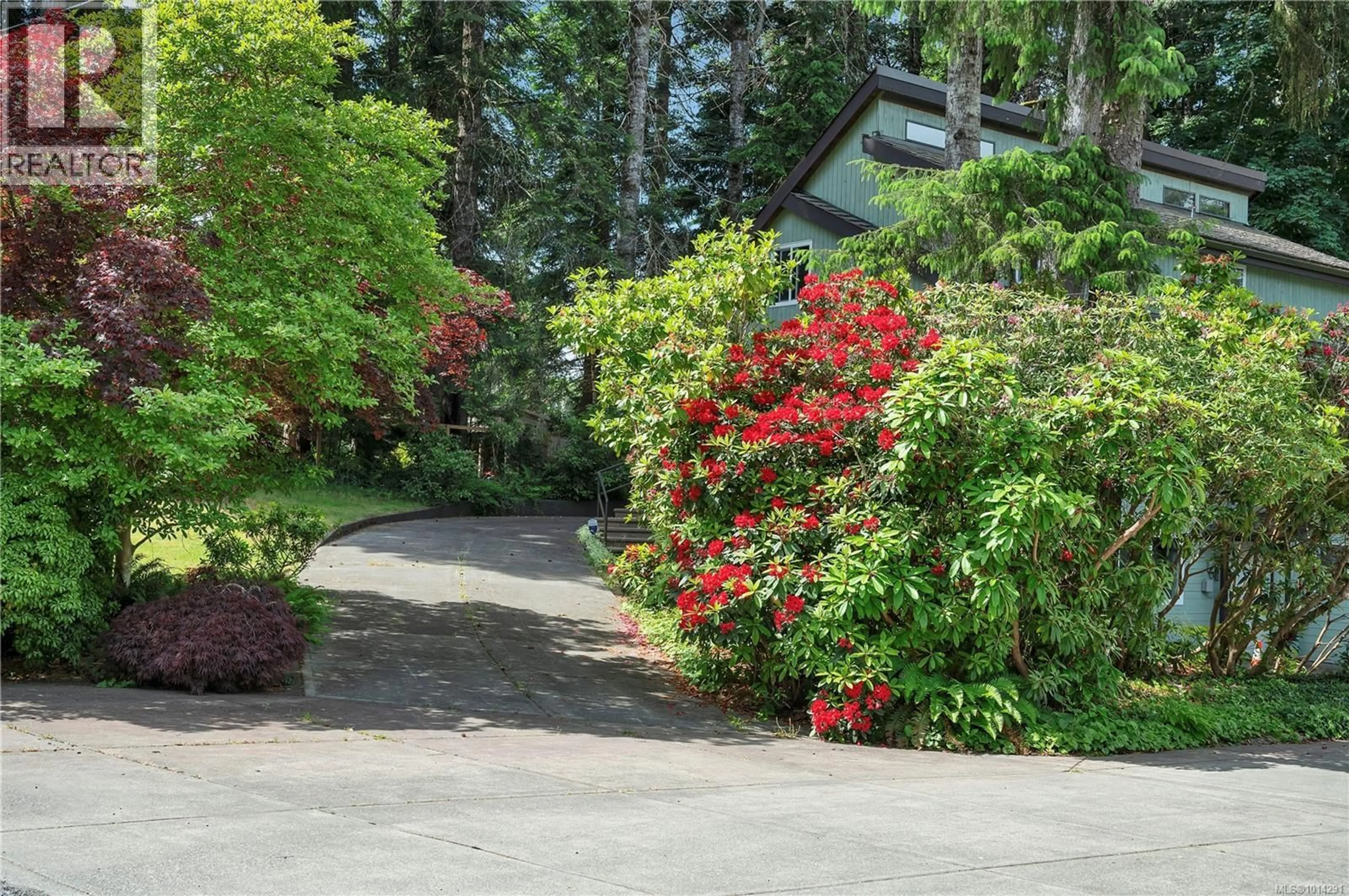 Patio, street for 3844 SUTIL ROAD, Campbell River British Columbia V9H1J5