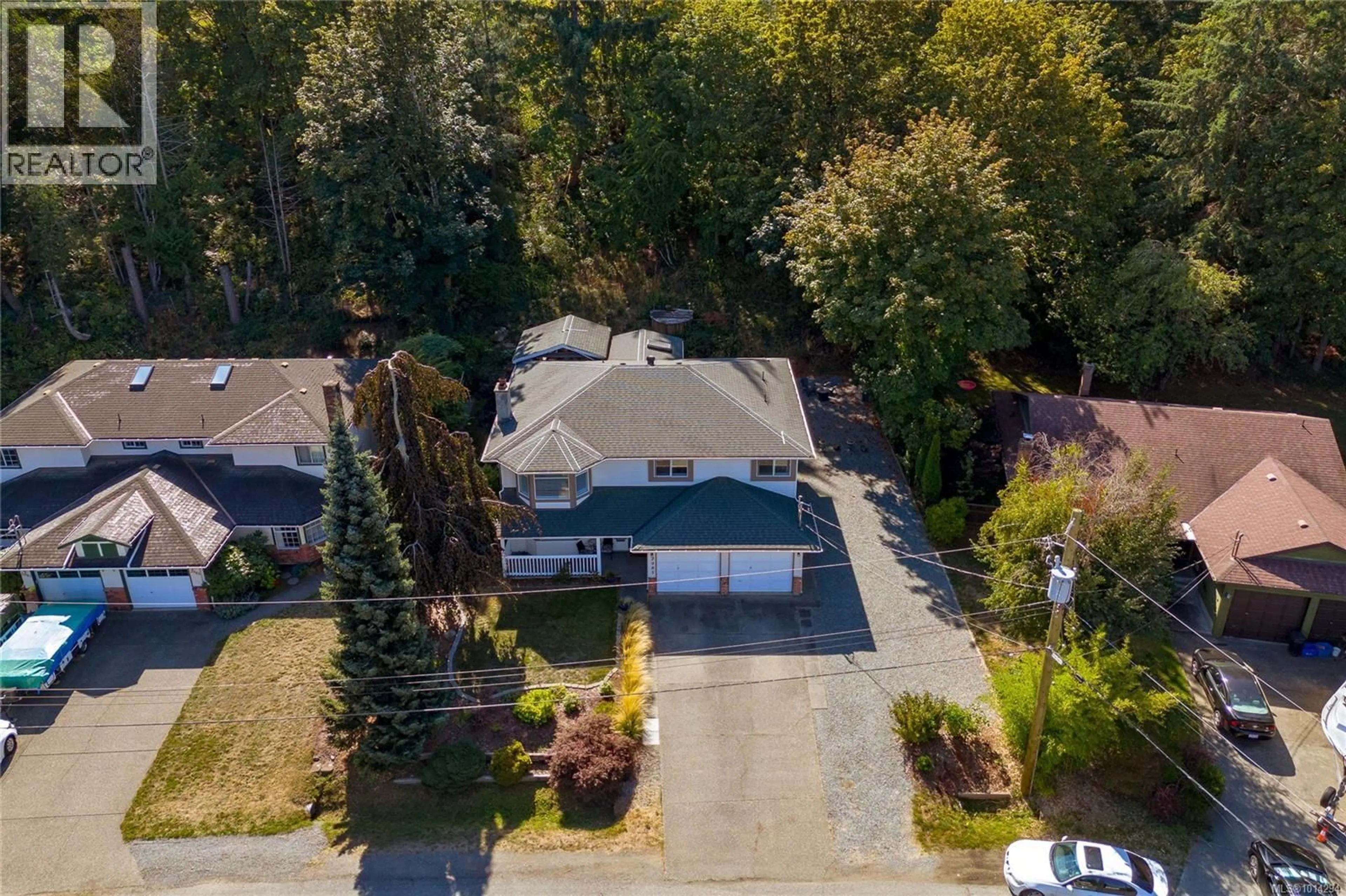A pic from outside/outdoor area/front of a property/back of a property/a pic from drone, street for 2985 HARLEQUIN PLACE, Langford British Columbia V9B5B1