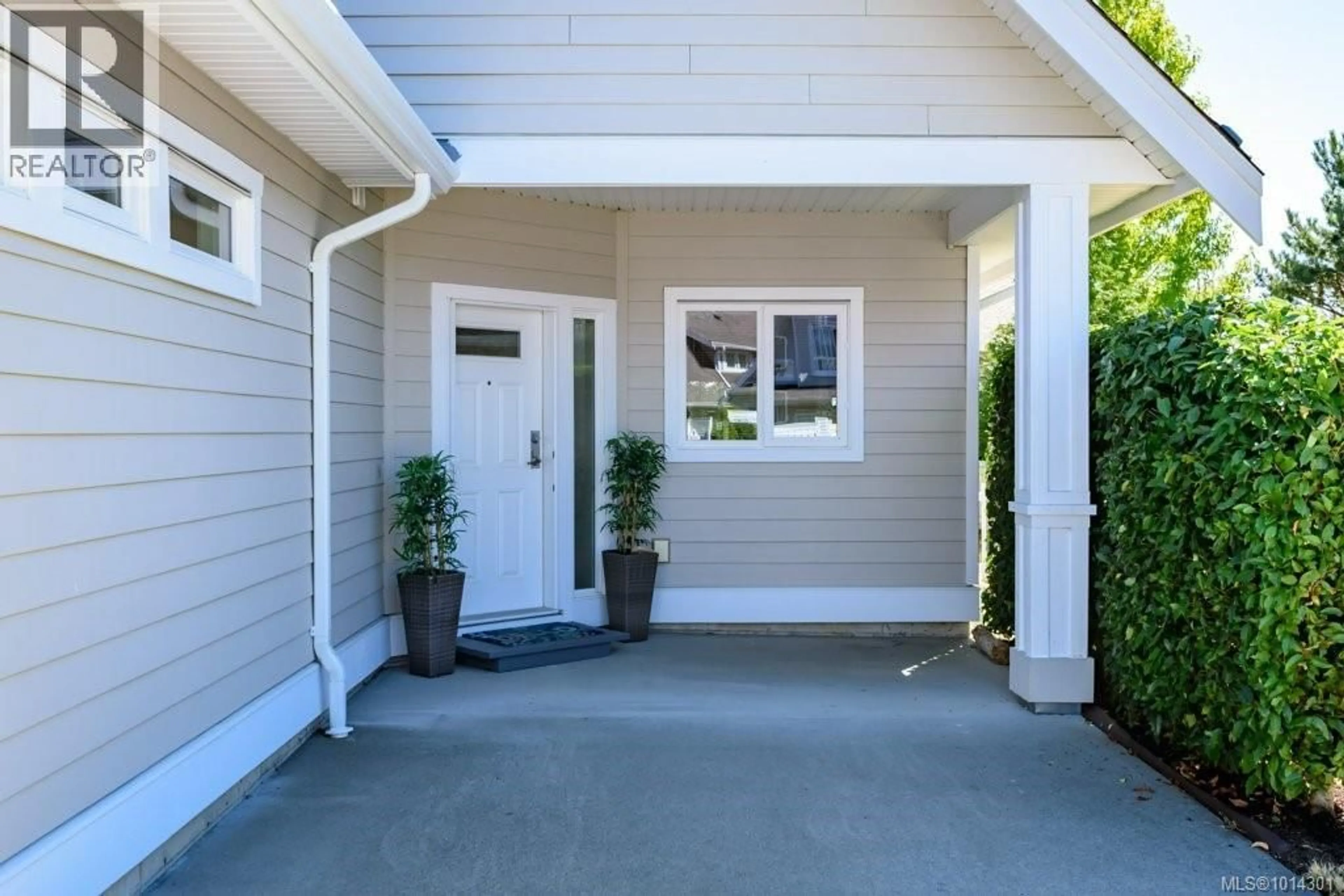 Home with vinyl exterior material, street for 56 - 700 LANCASTER WAY, Comox British Columbia V9M0B6