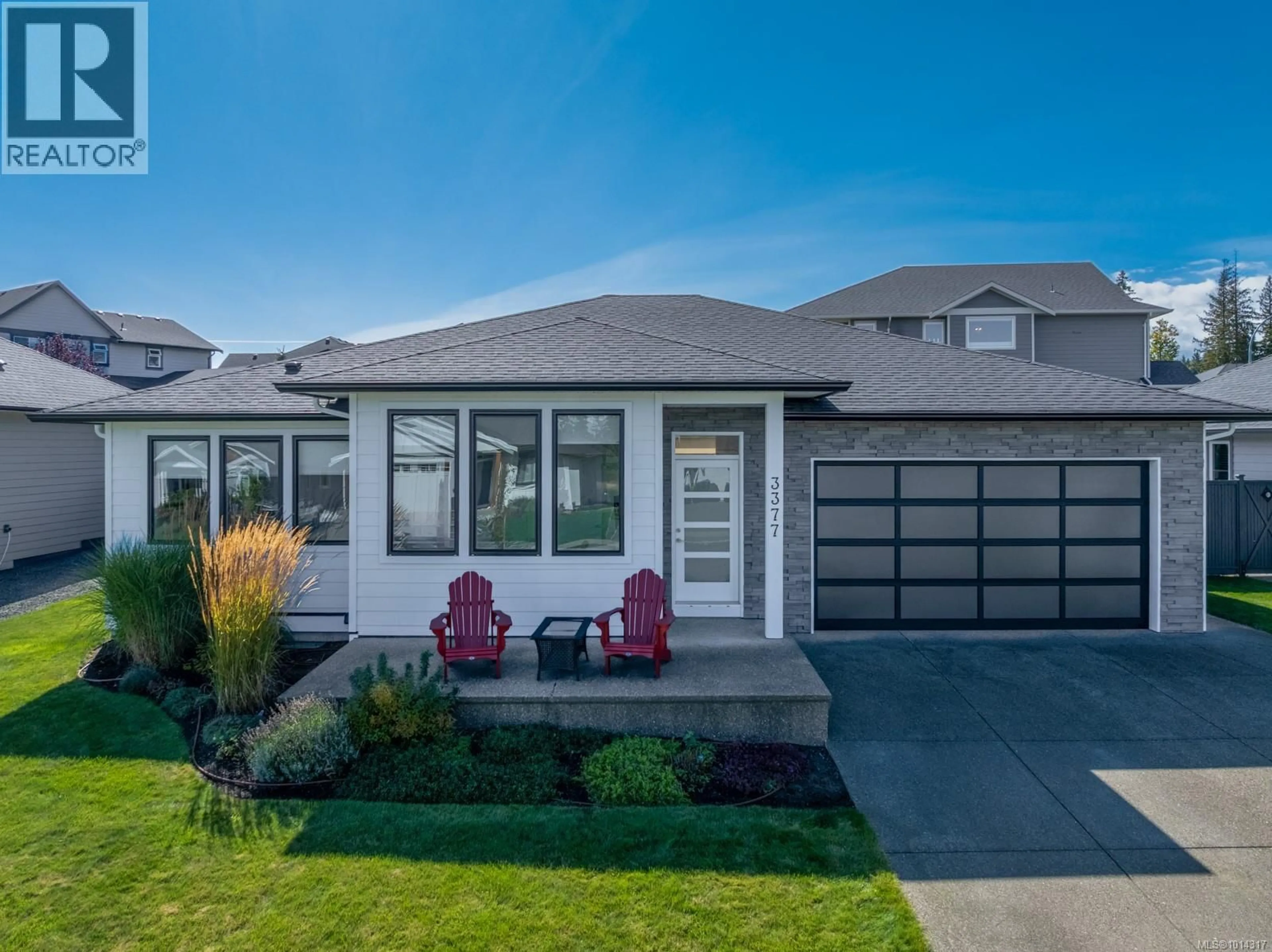 Home with vinyl exterior material, street for 3377 MARYGROVE DRIVE, Courtenay British Columbia V9N0E7