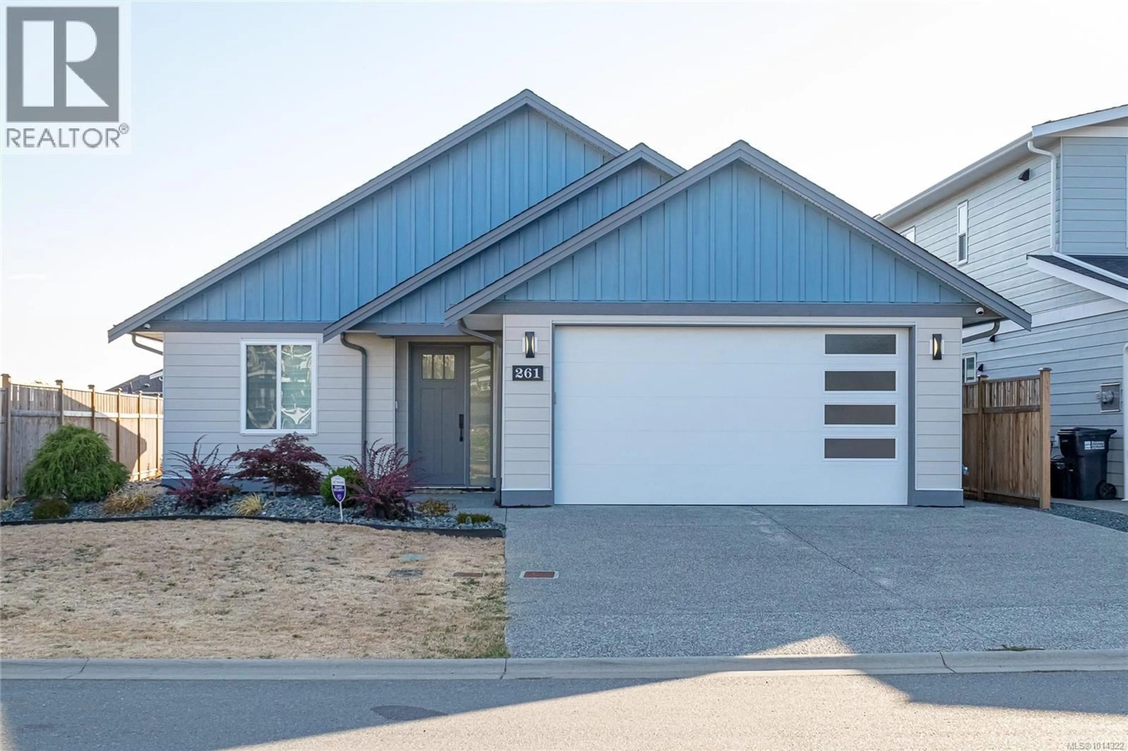 Home with vinyl exterior material, street for 261 DUNBAR WAY, Parksville British Columbia V9P0G6
