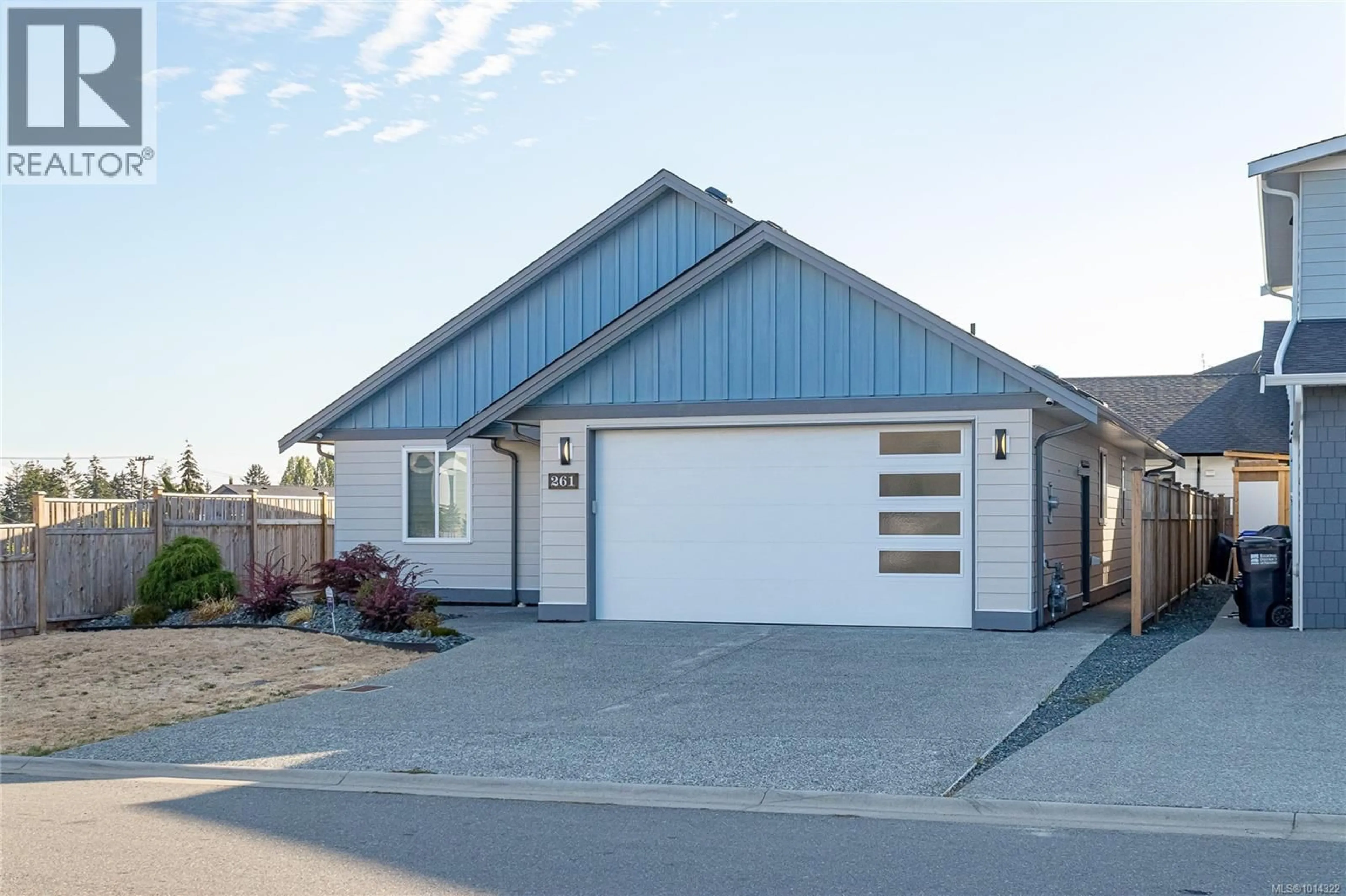 Home with vinyl exterior material, street for 261 DUNBAR WAY, Parksville British Columbia V9P0G6