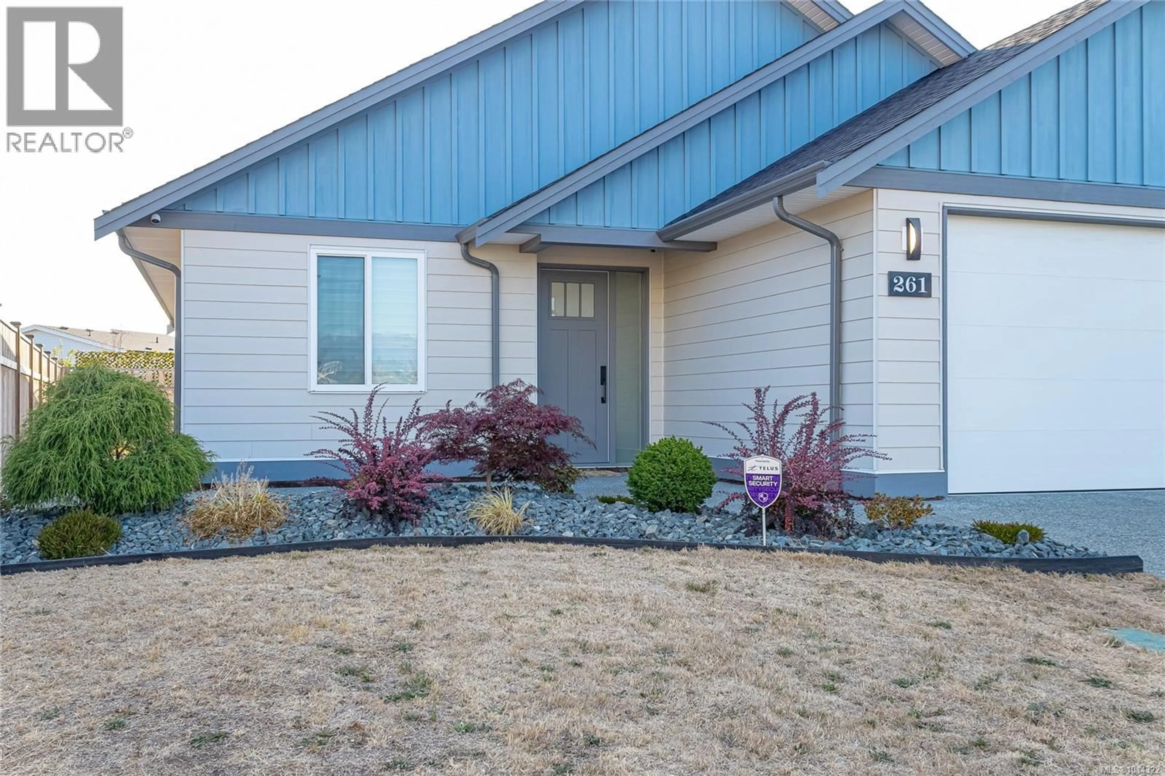 Home with vinyl exterior material, street for 261 DUNBAR WAY, Parksville British Columbia V9P0G6