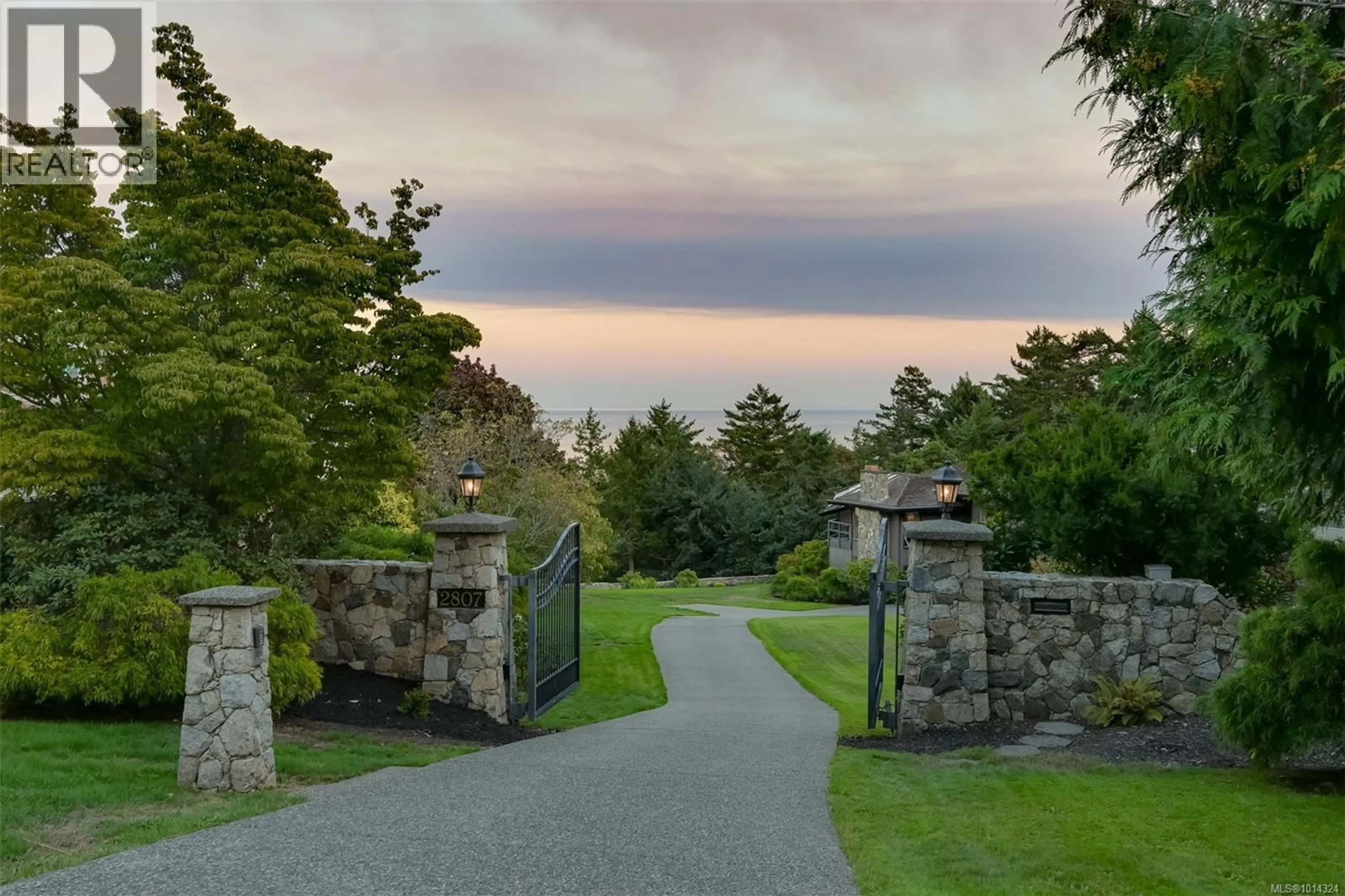 Unknown for 2807 ARBUTUS ROAD, Saanich British Columbia V8N5X6