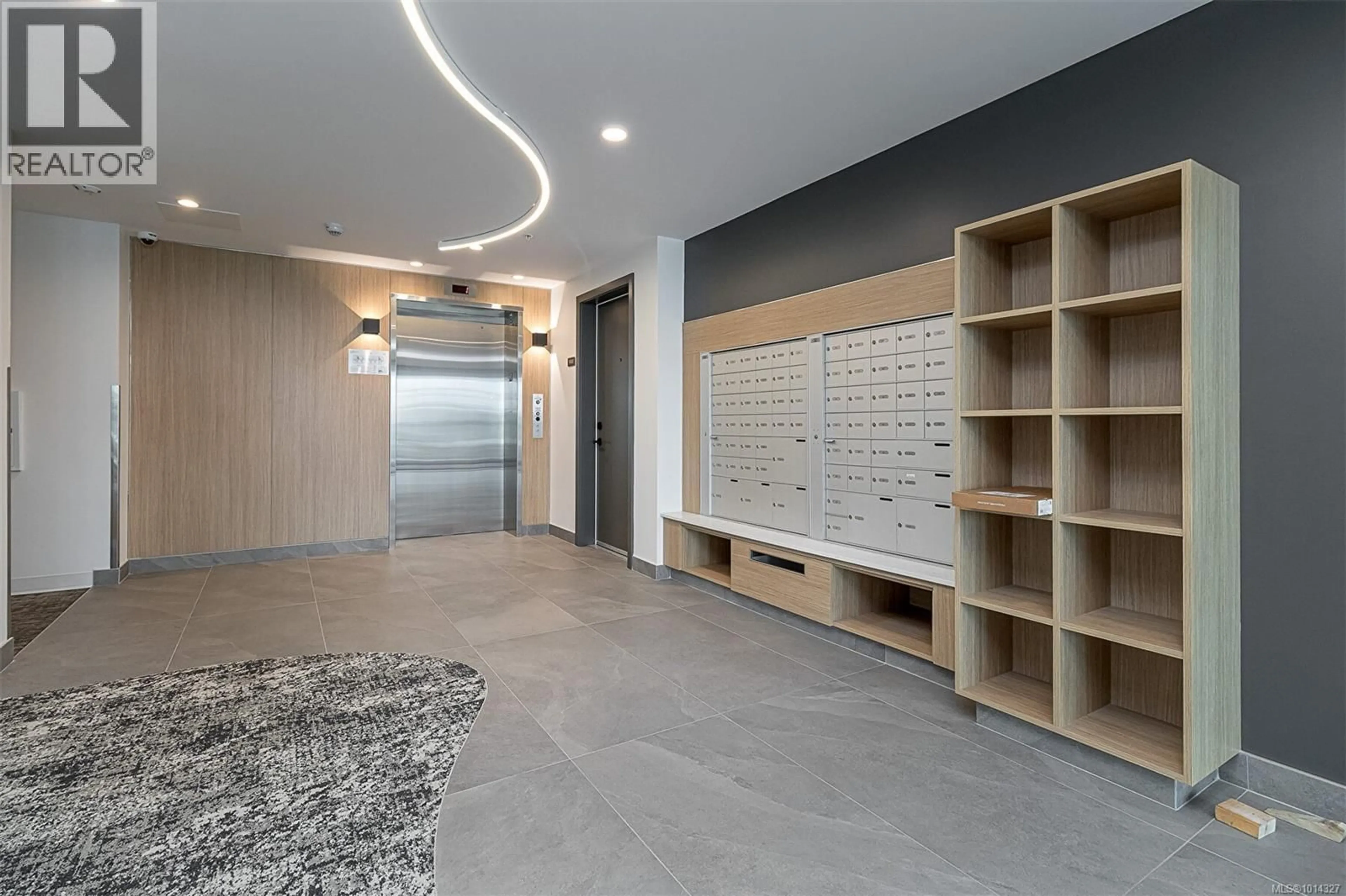 Indoor foyer for 202S - 3564B RYDER HESJEDAL WAY, Colwood British Columbia V9C3A1