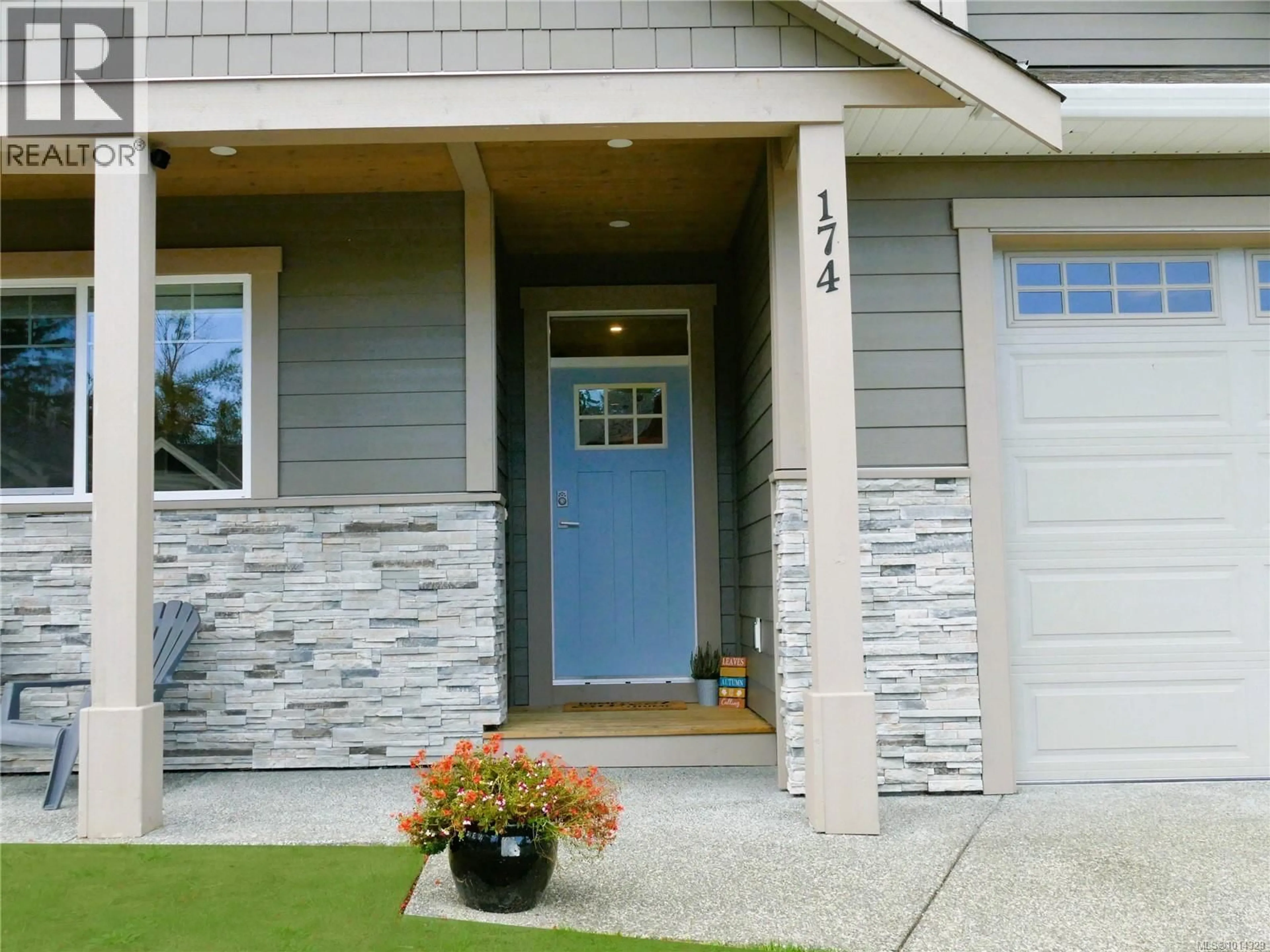 Home with vinyl exterior material, street for 174 - 303 ARDEN ROAD, Courtenay British Columbia V9N0A8