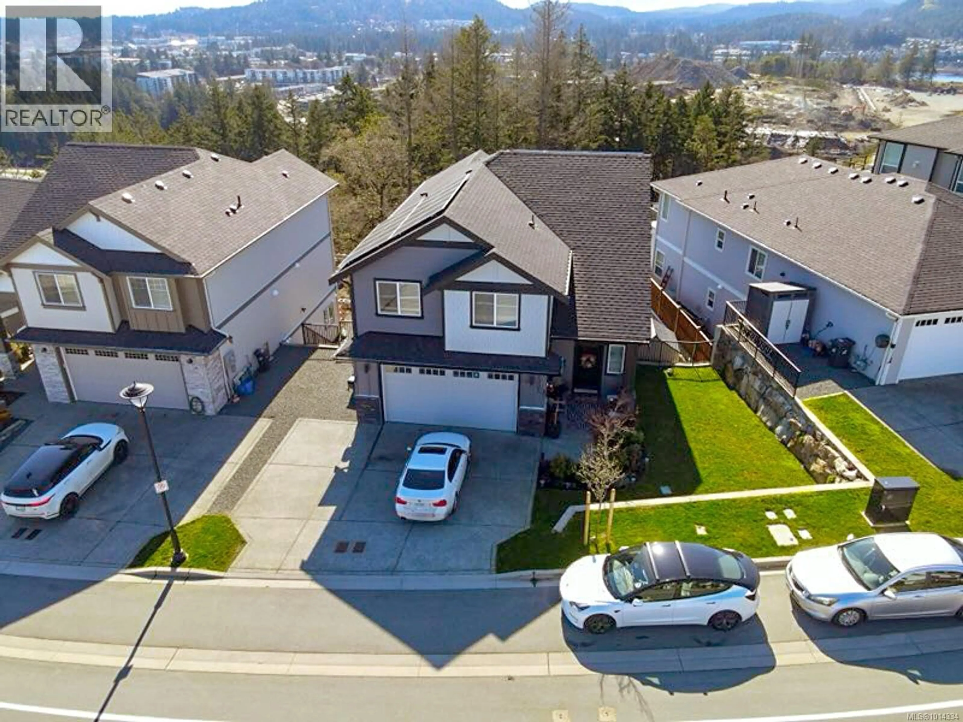 A pic from outside/outdoor area/front of a property/back of a property/a pic from drone, mountain view for 1307 FLINT AVENUE, Langford British Columbia V9B0Z8