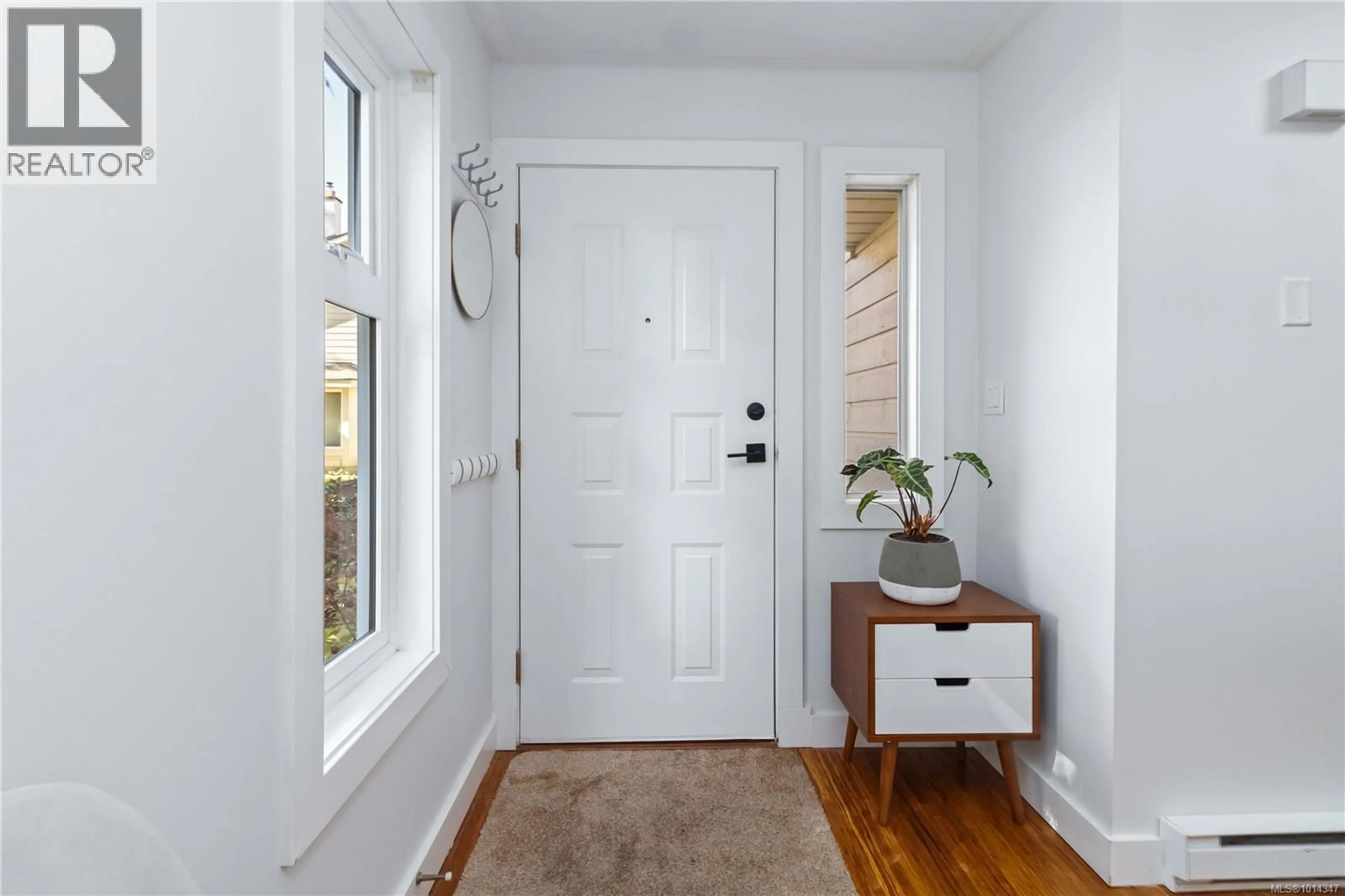 Indoor entryway for 12 - 1287 VERDIER AVENUE, Central Saanich British Columbia V8M1H1