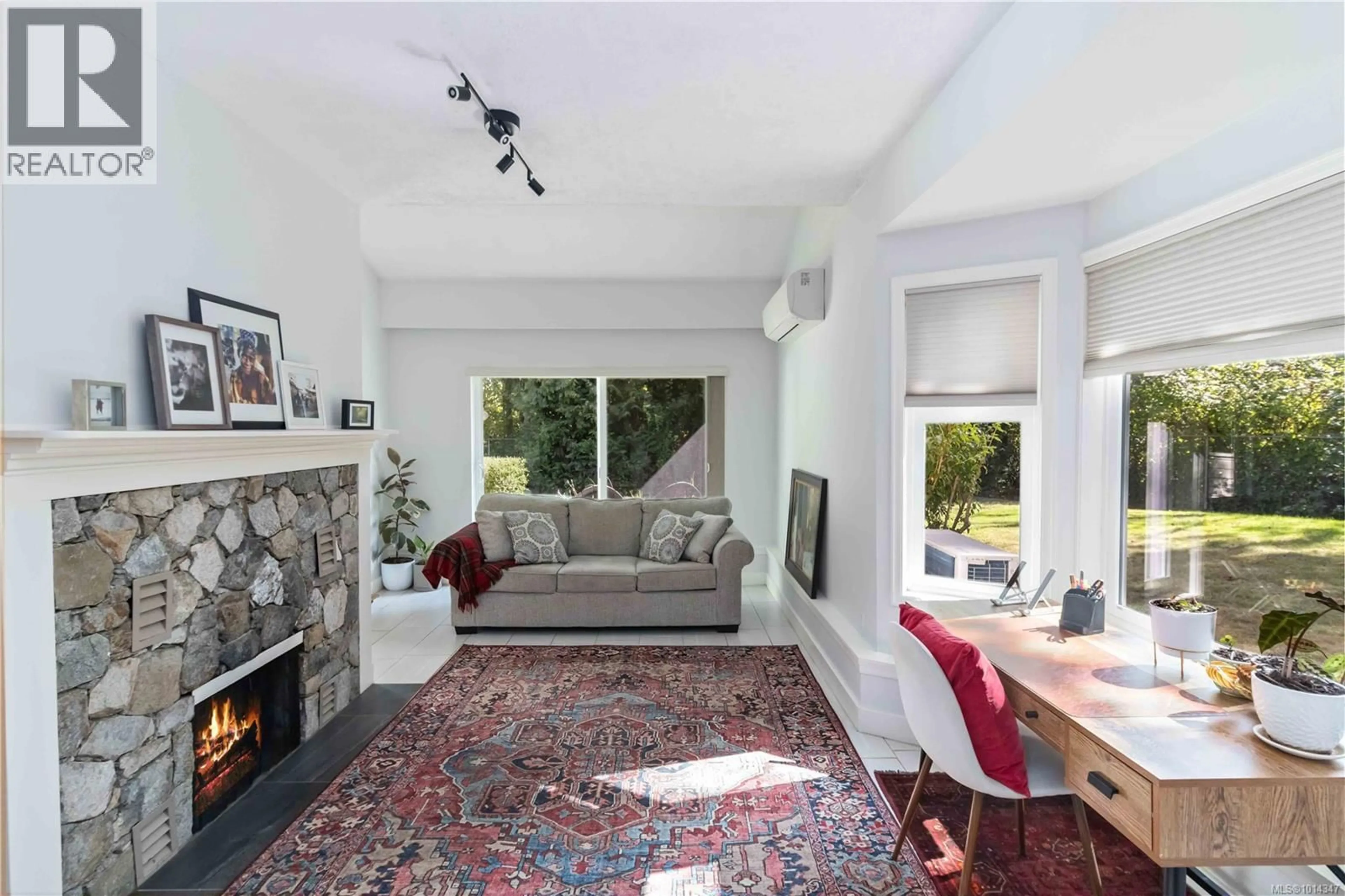 Living room with furniture, unknown for 12 - 1287 VERDIER AVENUE, Central Saanich British Columbia V8M1H1