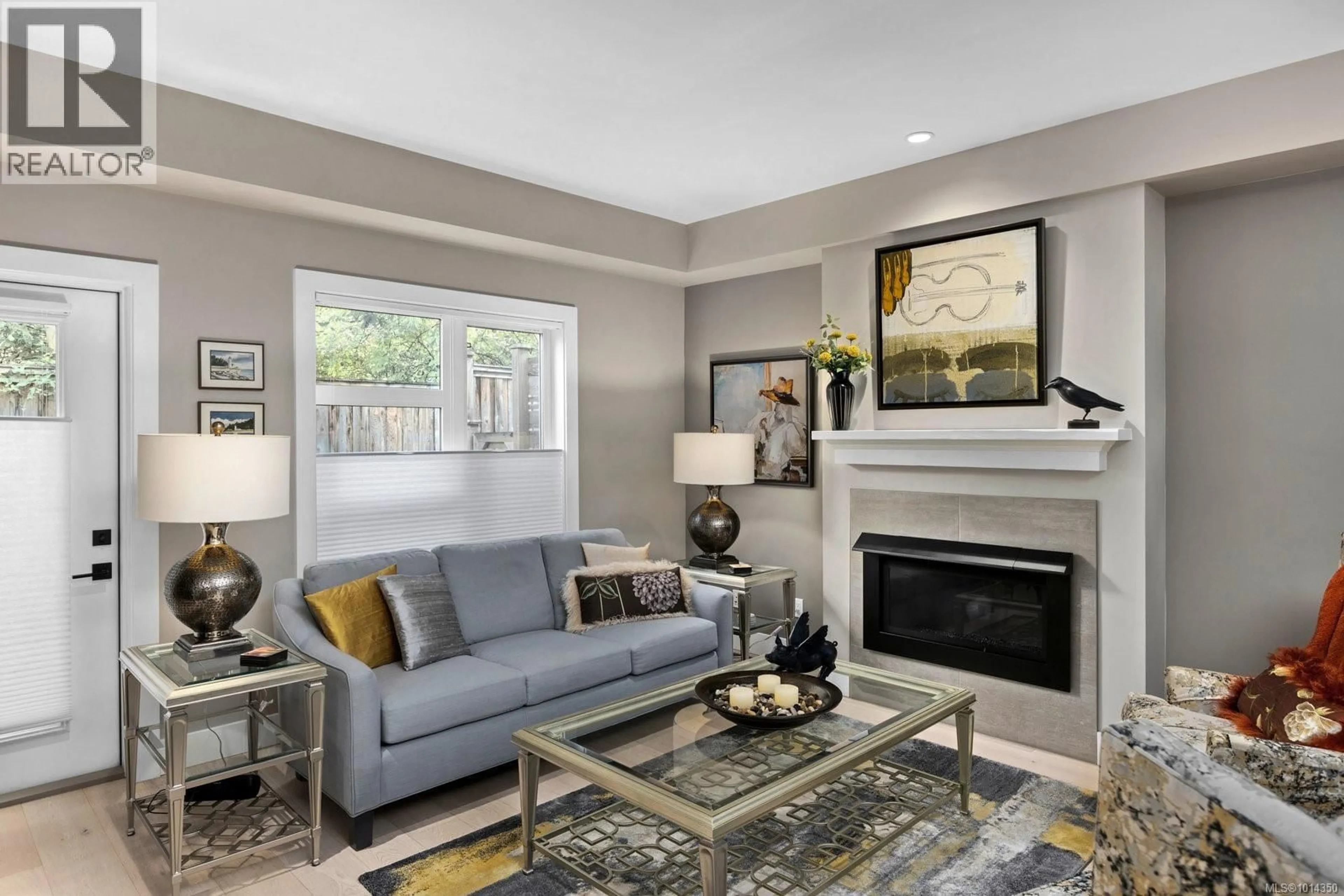 Living room with furniture, unknown for 11 - 9889 SEVENTH STREET, Sidney British Columbia V8L2V8
