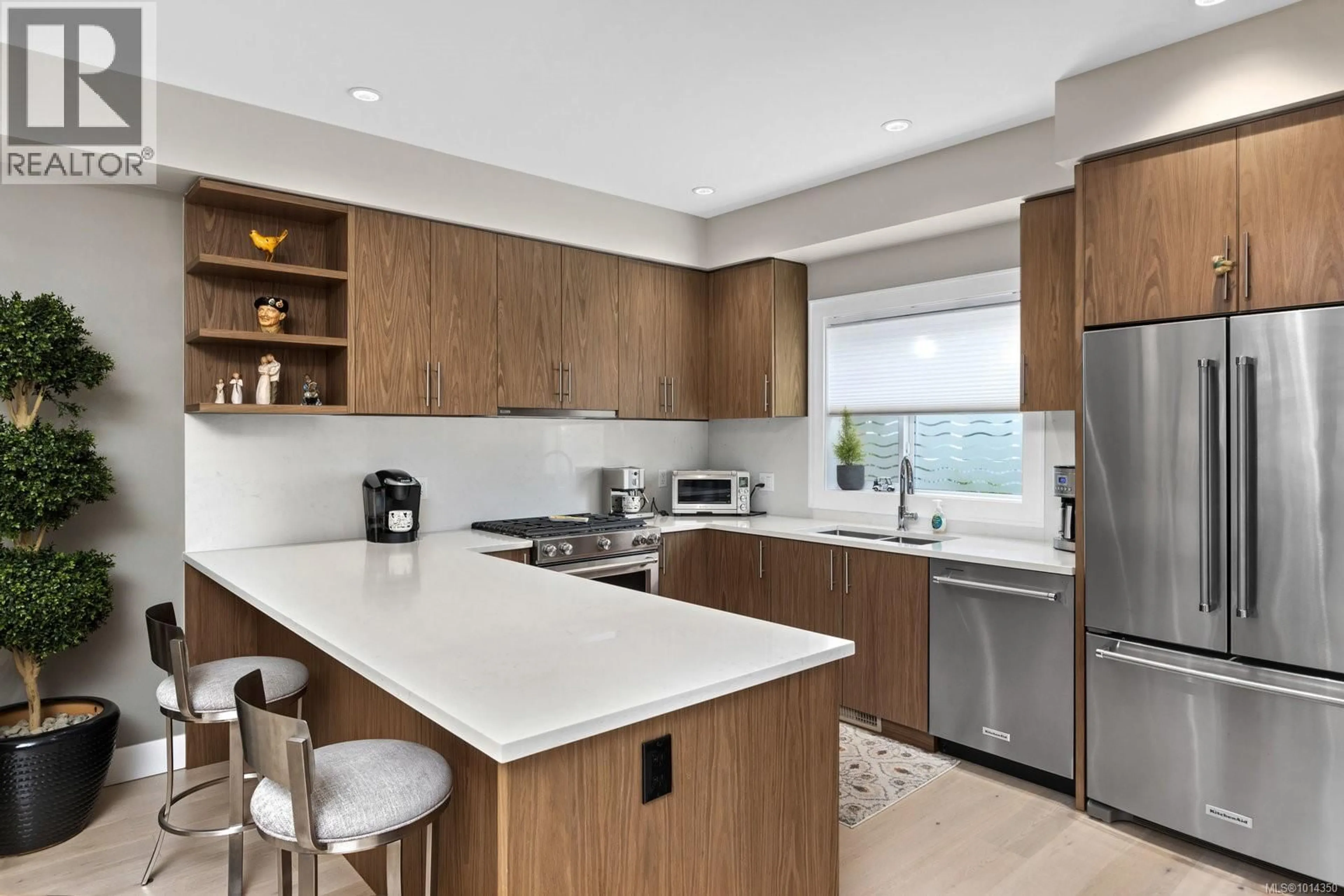 Contemporary kitchen, ceramic/tile floor for 11 - 9889 SEVENTH STREET, Sidney British Columbia V8L2V8
