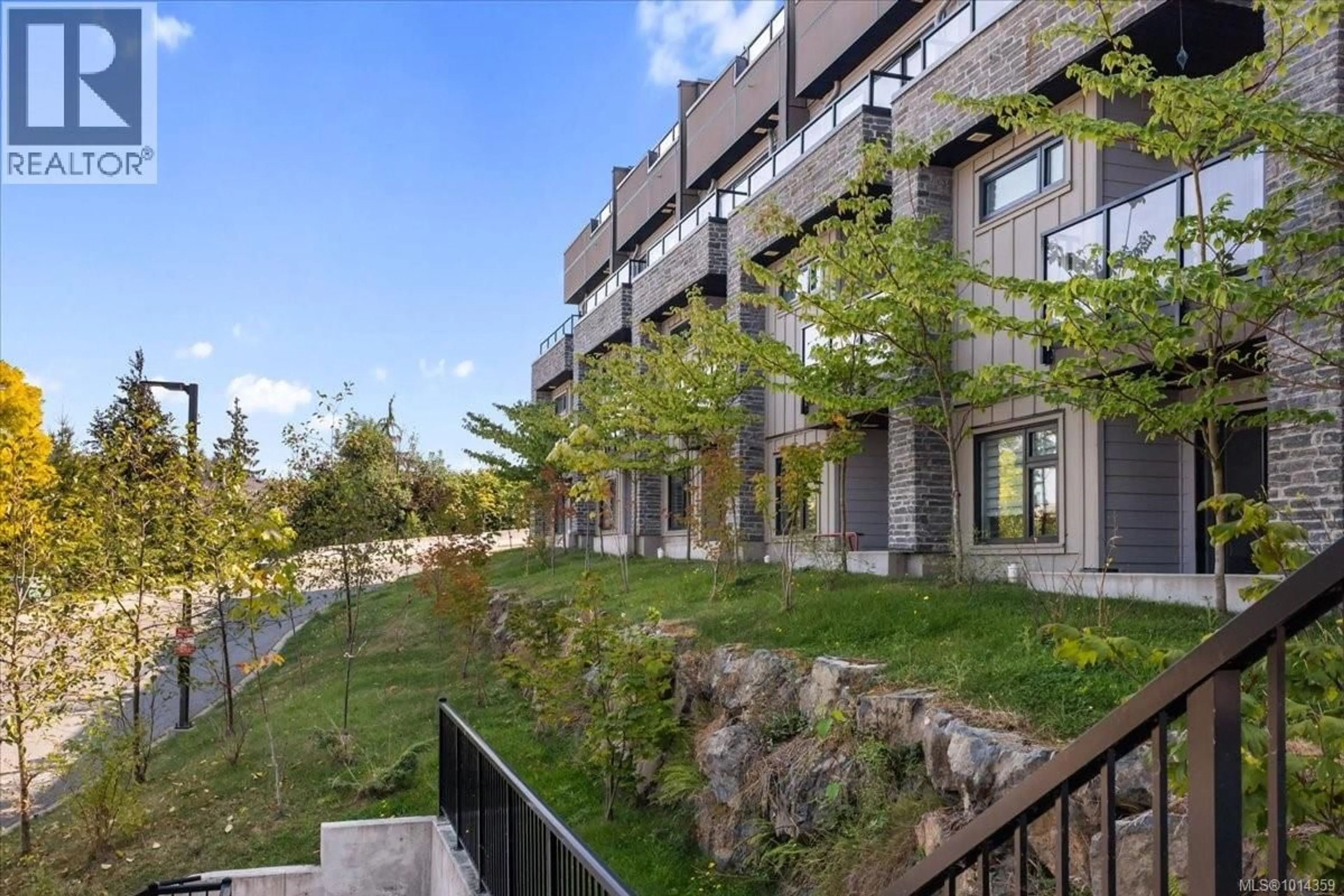 Patio, unknown for 102 - 5711 VANDERNEUK ROAD, Nanaimo British Columbia V9T5H3