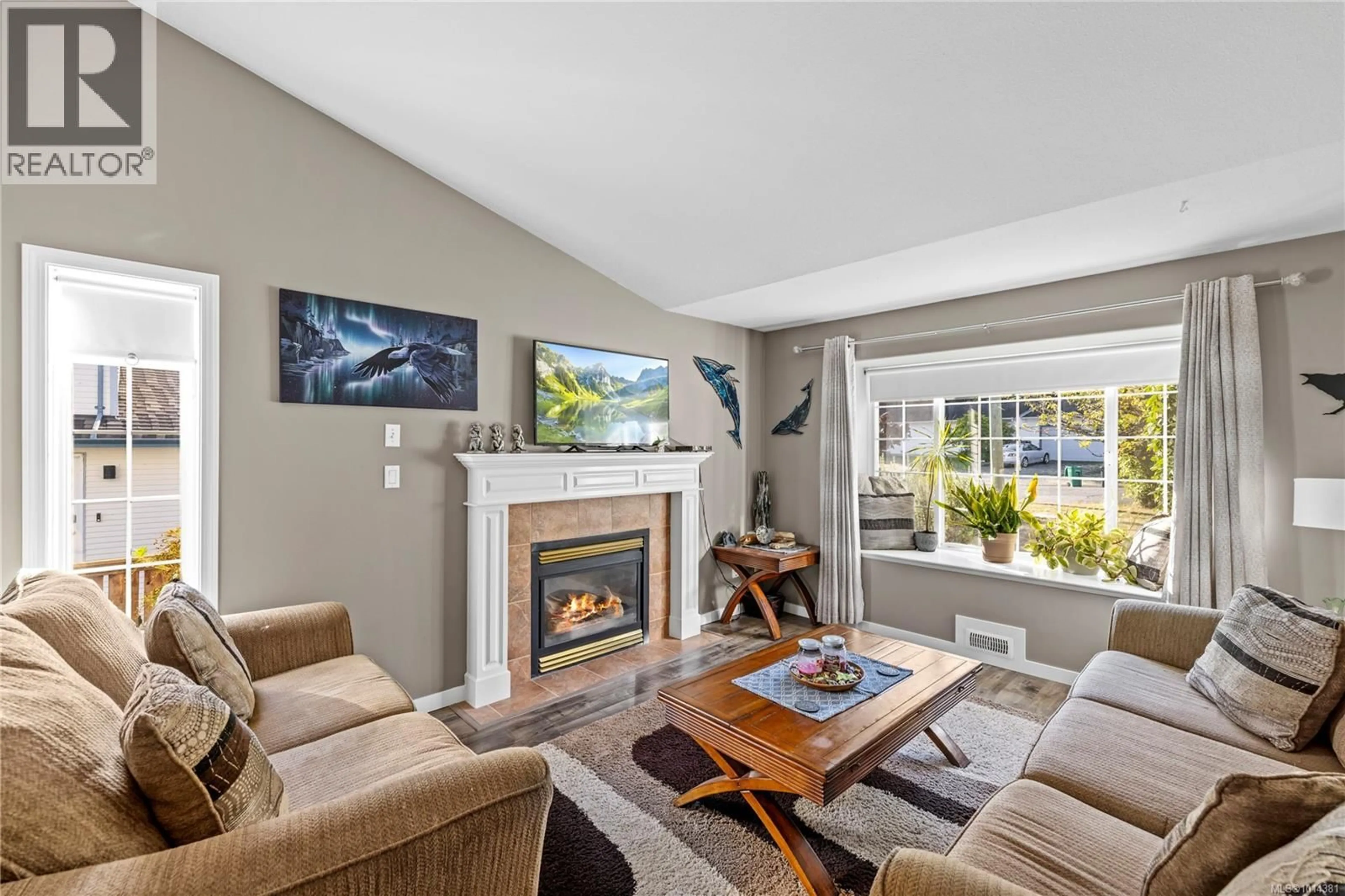 Living room with furniture, unknown for 5770 BROOKWOOD DRIVE, Nanaimo British Columbia V9T5P2