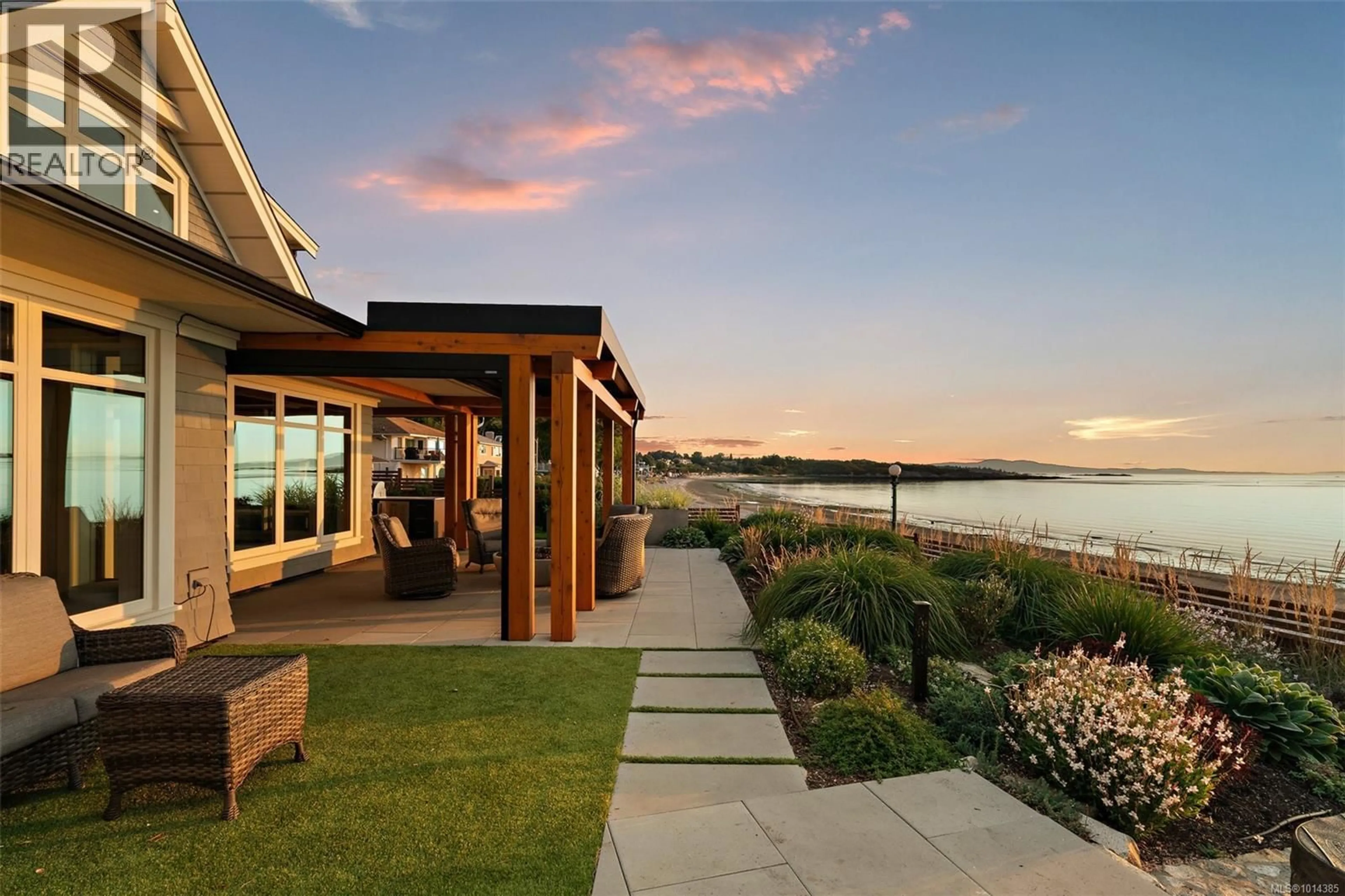 Patio, water/lake/river/ocean view for 2072 ESPLANADE, Oak Bay British Columbia V8R5H2