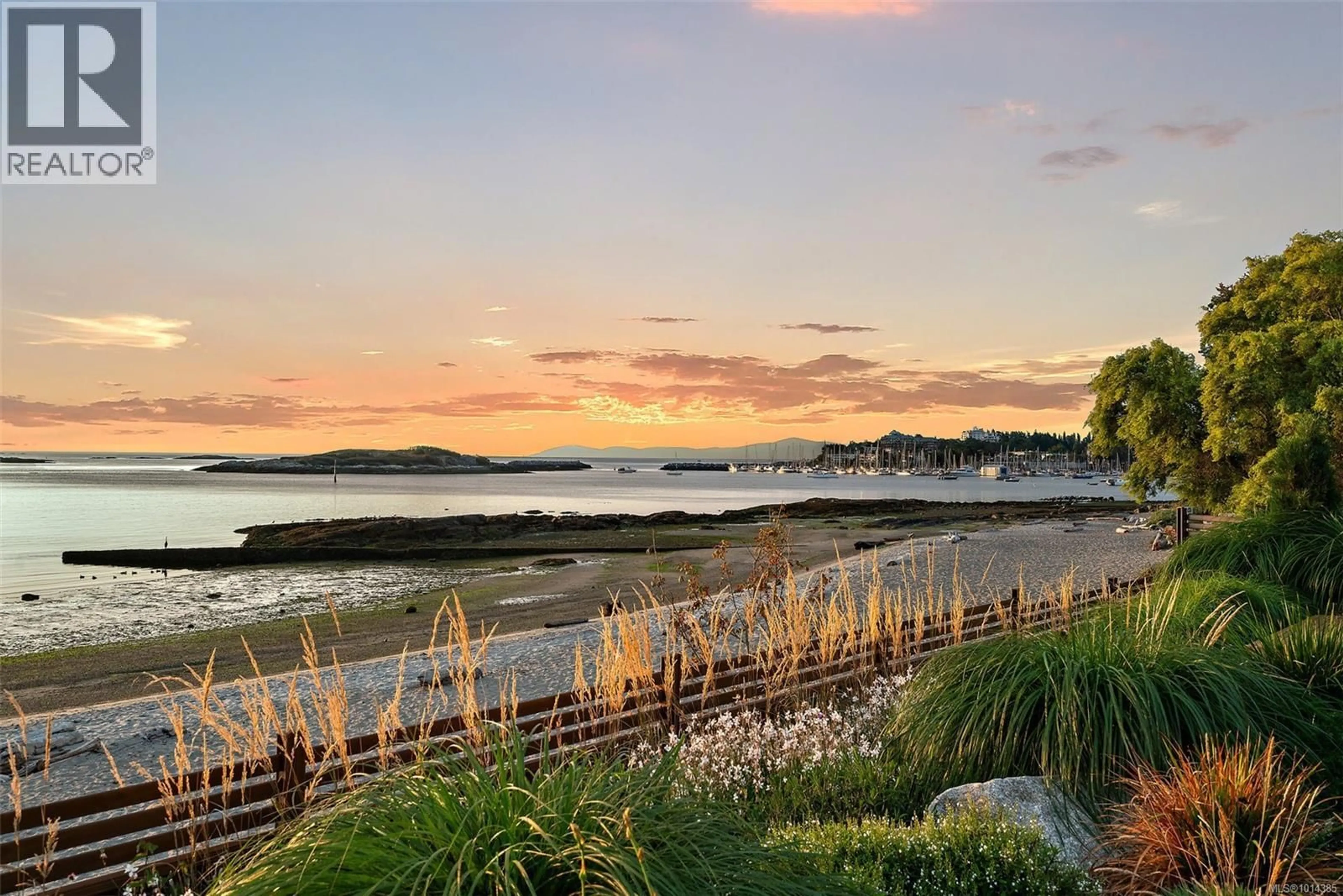 Patio, water/lake/river/ocean view for 2072 ESPLANADE, Oak Bay British Columbia V8R5H2