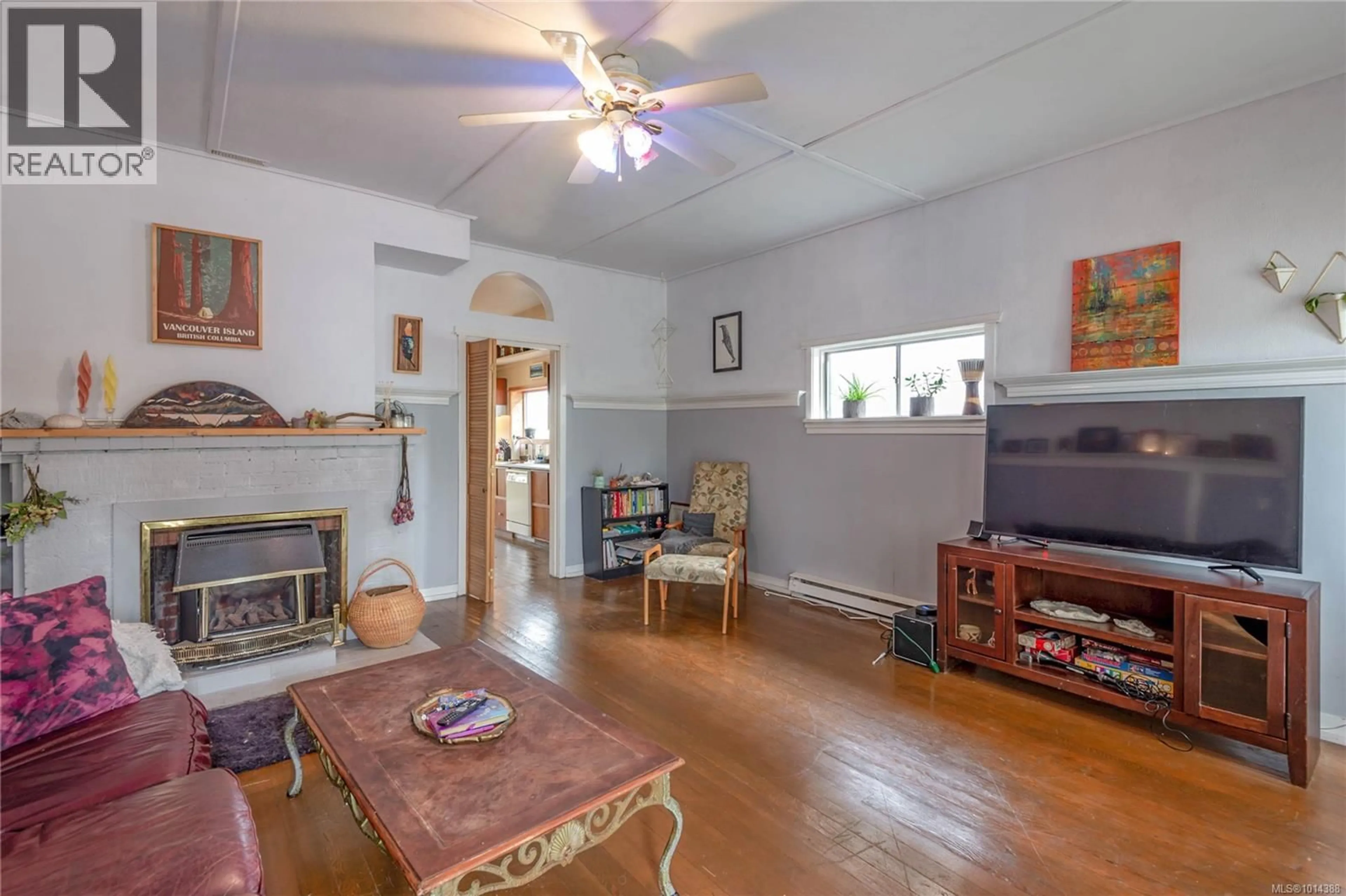 Living room with furniture, unknown for 174 CLIFFE AVENUE, Courtenay British Columbia V9N2H5